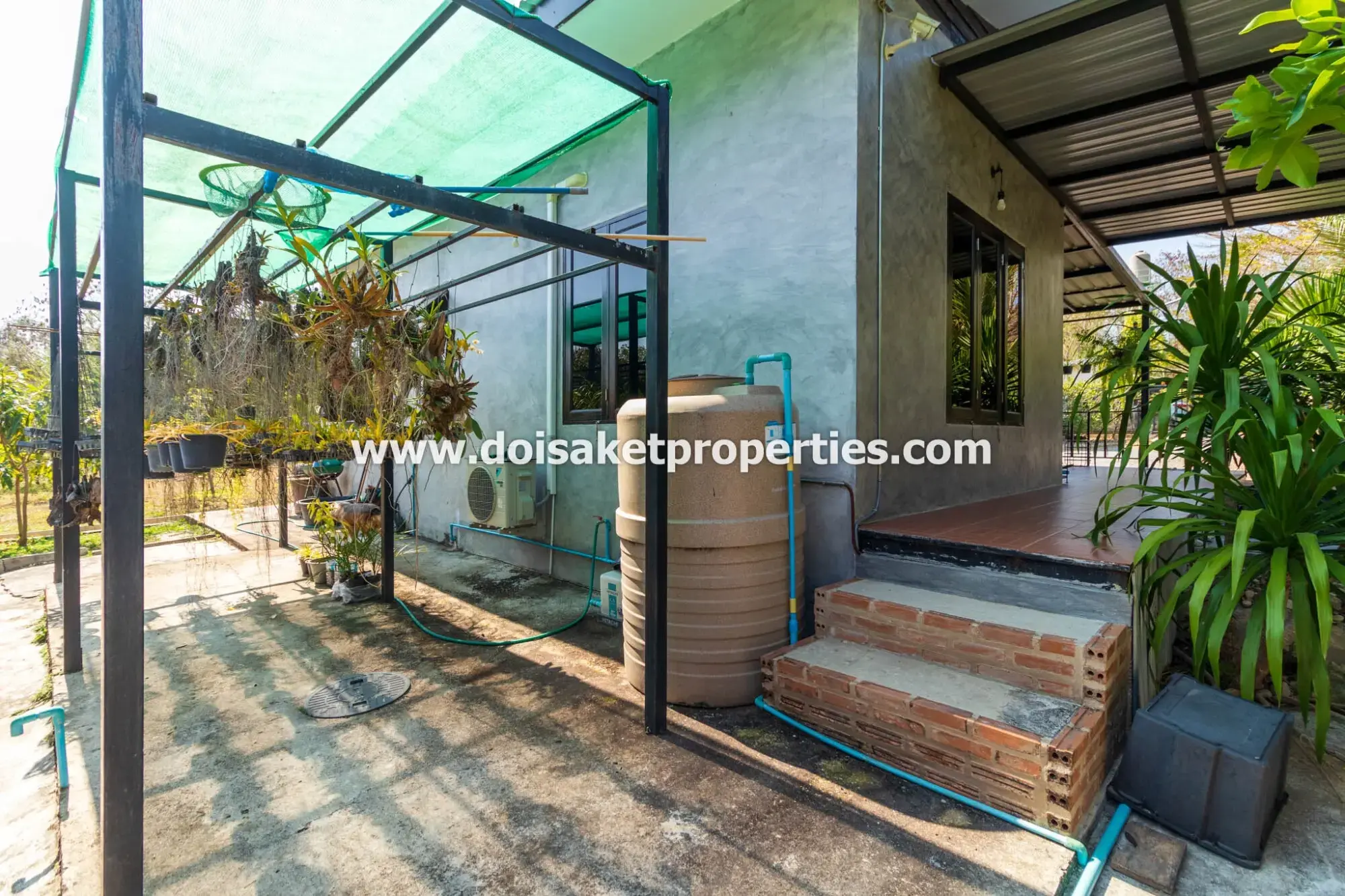 (HS365-06) Beautifully-Designed 4-Bedroom Modern Home with 2-Bedroom Guest House for Sale in Luang Nuea, Doi Saket
