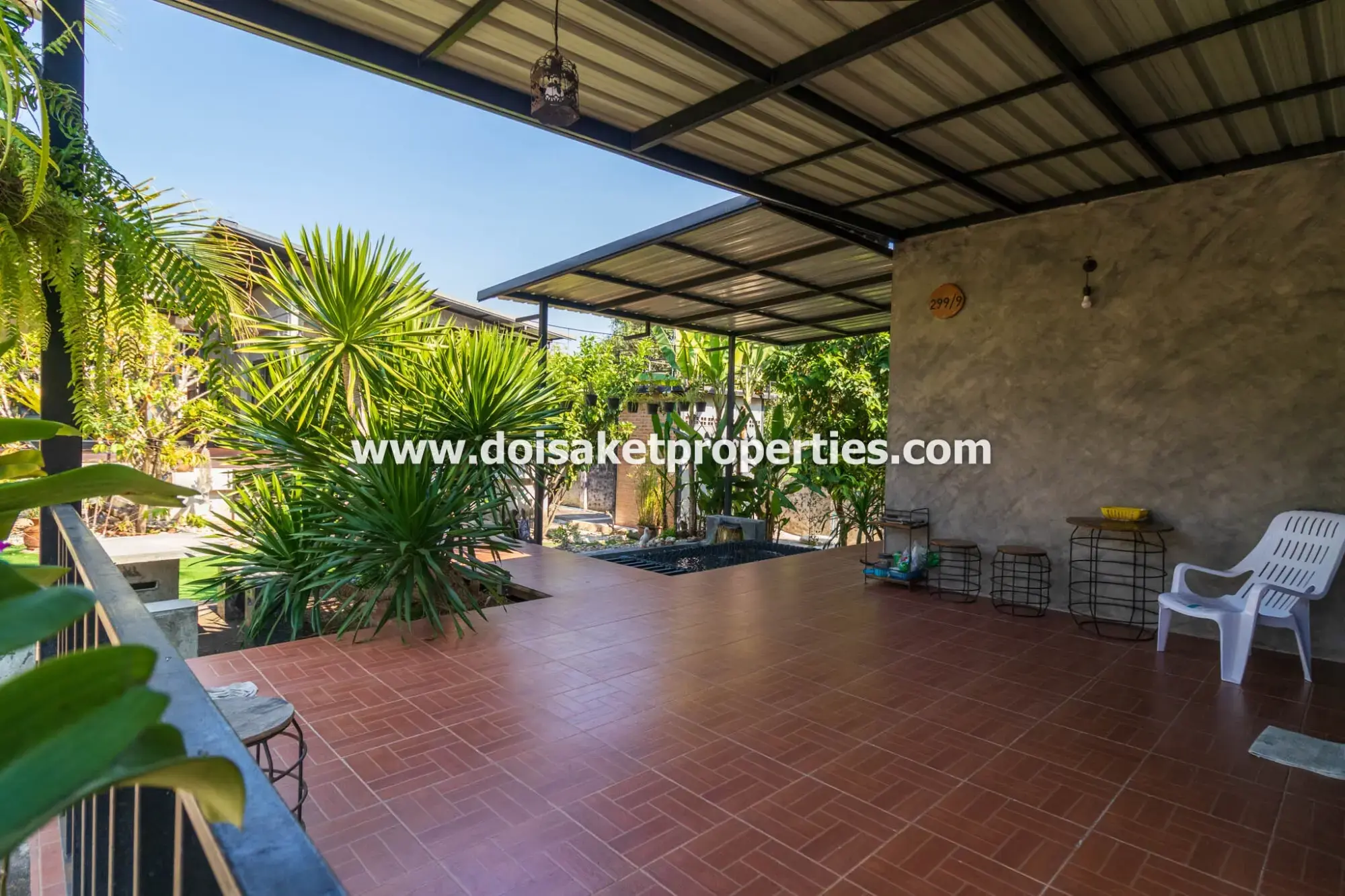 (HS365-06) Beautifully-Designed 4-Bedroom Modern Home with 2-Bedroom Guest House for Sale in Luang Nuea, Doi Saket