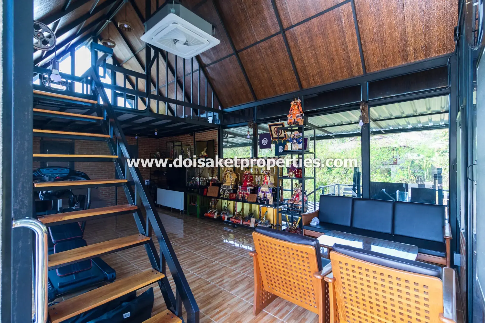 (HS365-06) Beautifully-Designed 4-Bedroom Modern Home with 2-Bedroom Guest House for Sale in Luang Nuea, Doi Saket