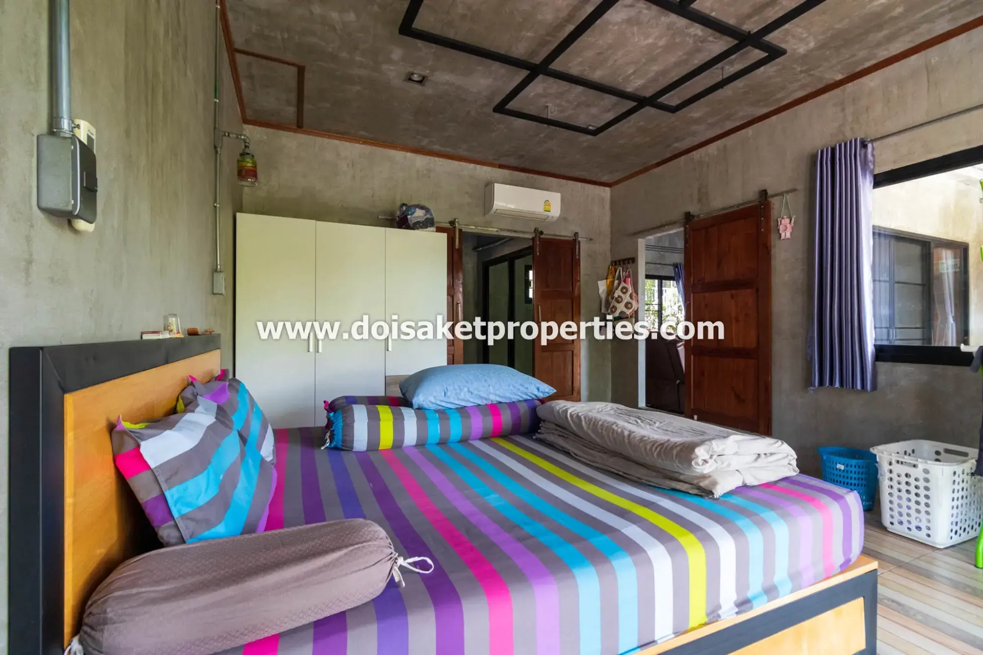 (HS365-06) Beautifully-Designed 4-Bedroom Modern Home with 2-Bedroom Guest House for Sale in Luang Nuea, Doi Saket