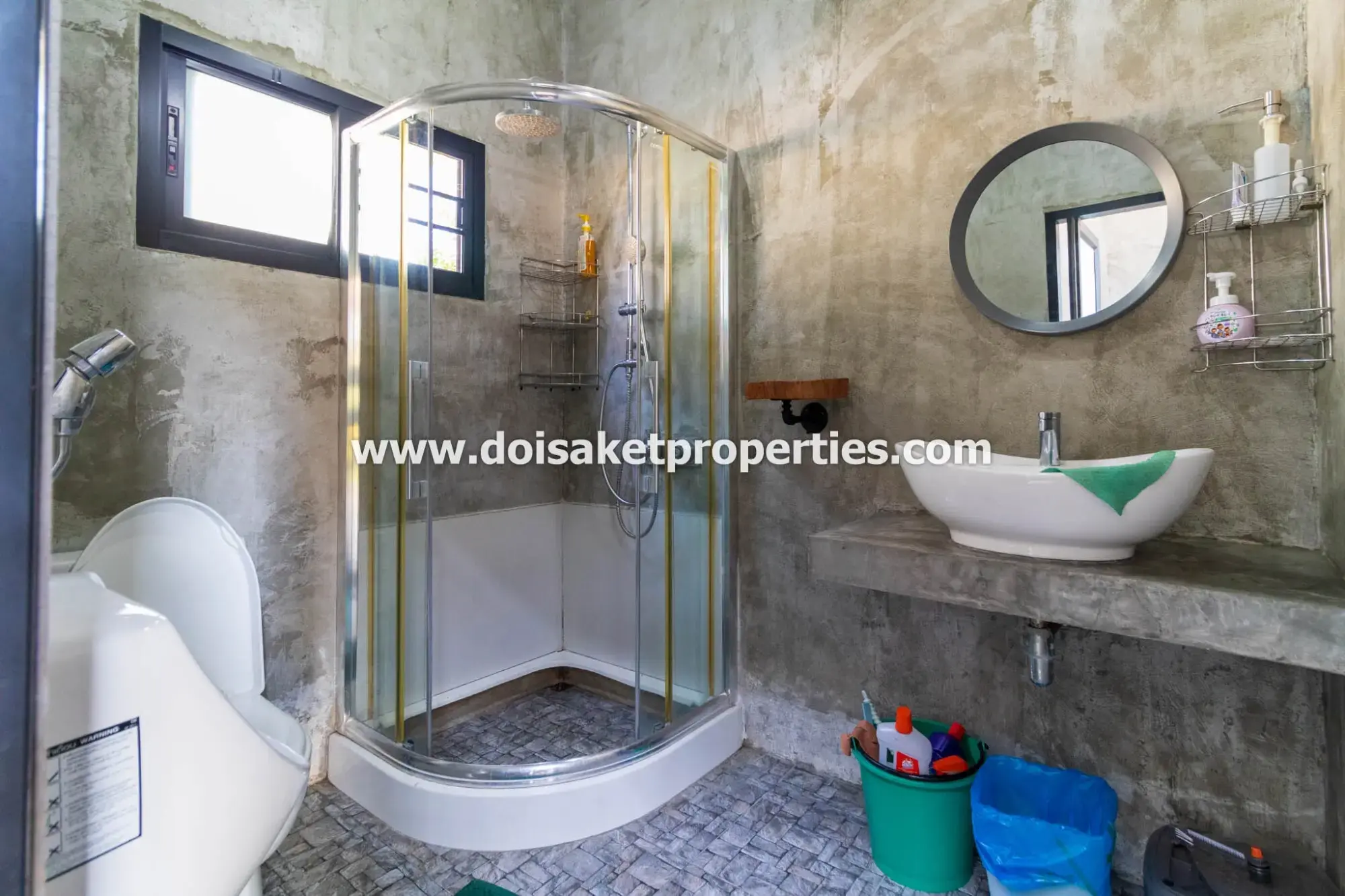 (HS365-06) Beautifully-Designed 4-Bedroom Modern Home with 2-Bedroom Guest House for Sale in Luang Nuea, Doi Saket