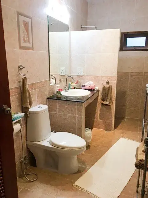 (HS369-02)  Nice 2 Bedroom Bungalow on a Lake for Sale in On Tai, San Kamphaeng, Chiang Mai