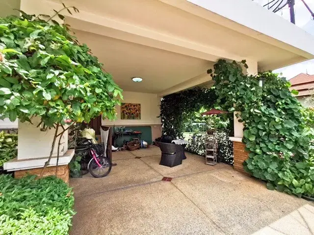 (HS369-02)  Nice 2 Bedroom Bungalow on a Lake for Sale in On Tai, San Kamphaeng, Chiang Mai