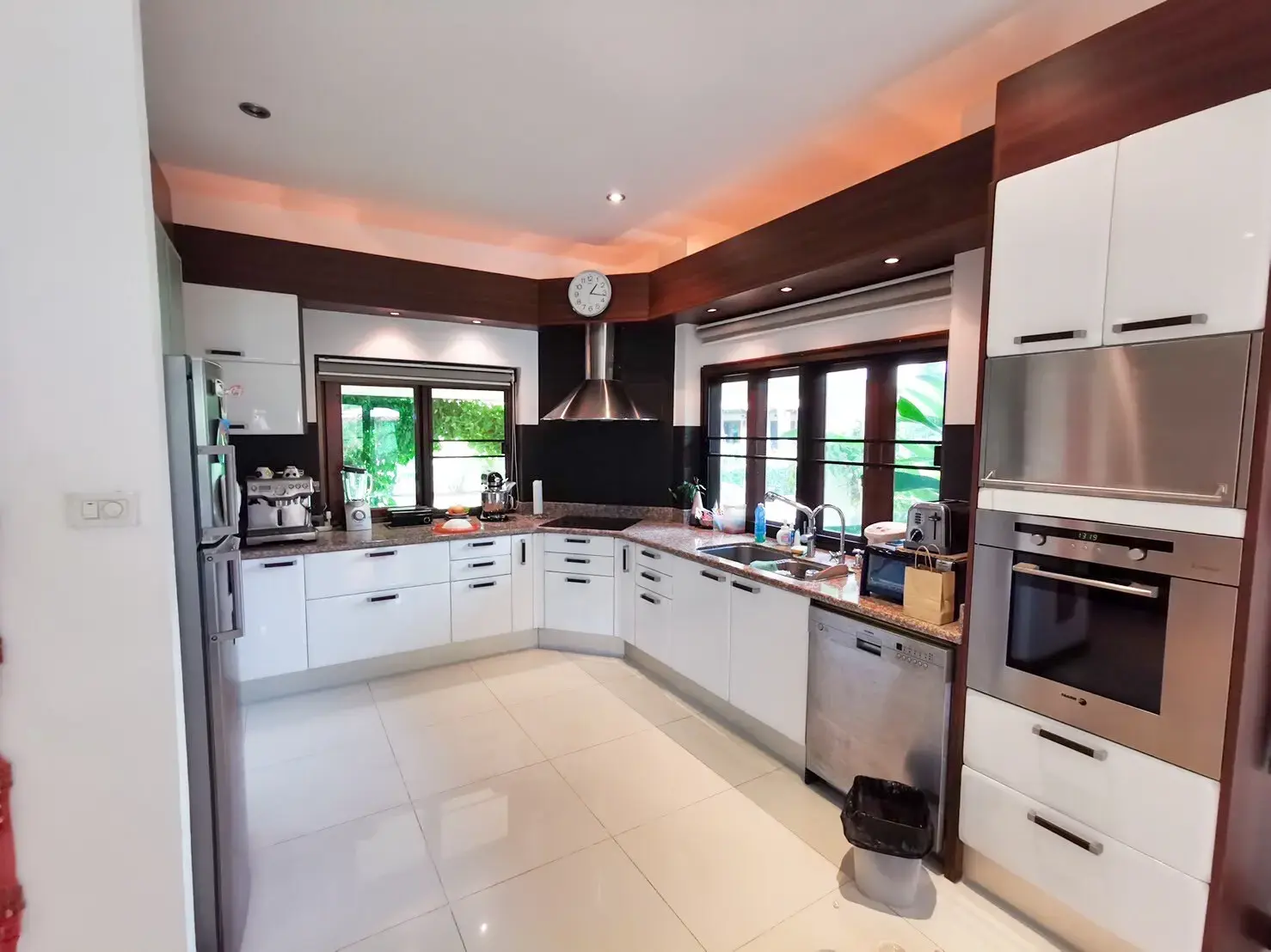 (HS369-02)  Nice 2 Bedroom Bungalow on a Lake for Sale in On Tai, San Kamphaeng, Chiang Mai
