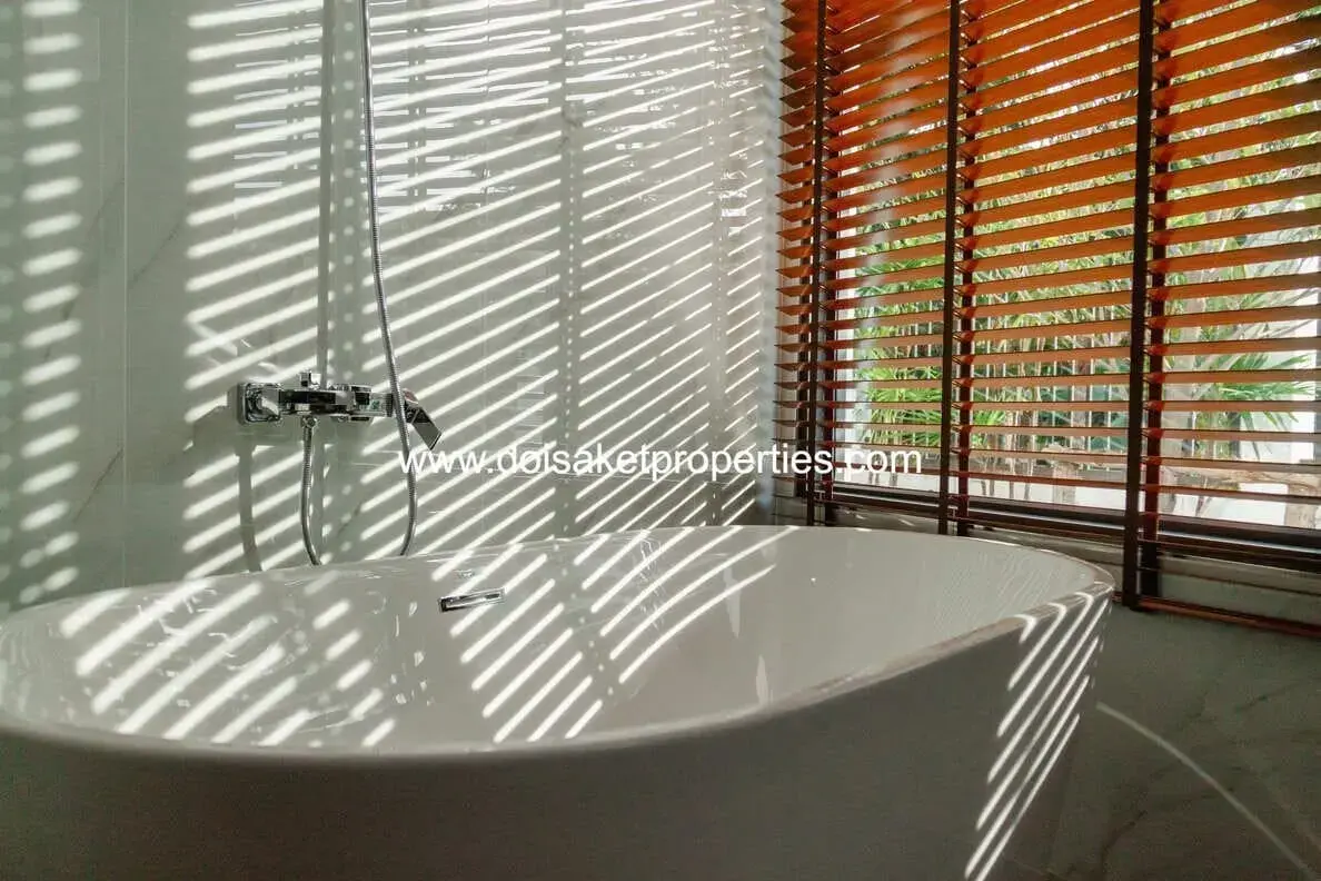 (HS376-03) New Fully-Furnished 3-Bedroom Pool Villa for Sale in Saraphi, Chiang Mai