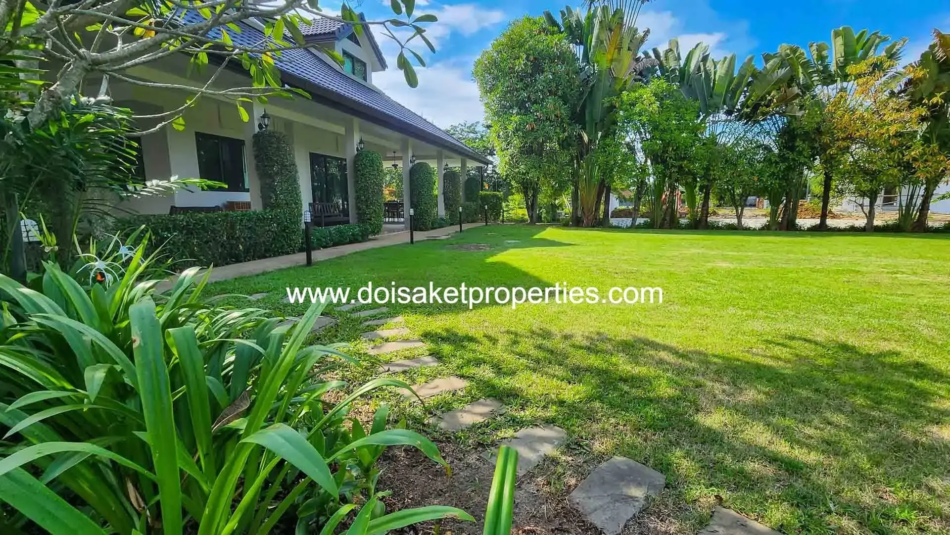 (HS372-05) Beautiful 5 Bedroom Pool Villa With A Large Garden In Doi Saket