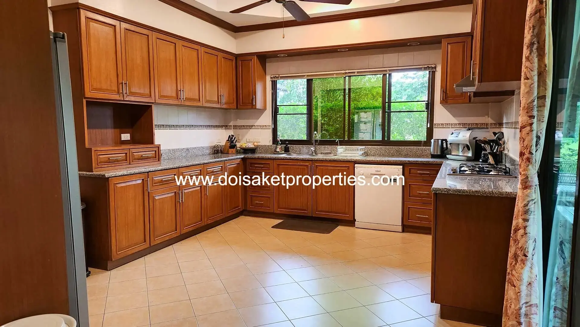 (HS372-05) Beautiful 5 Bedroom Pool Villa With A Large Garden In Doi Saket