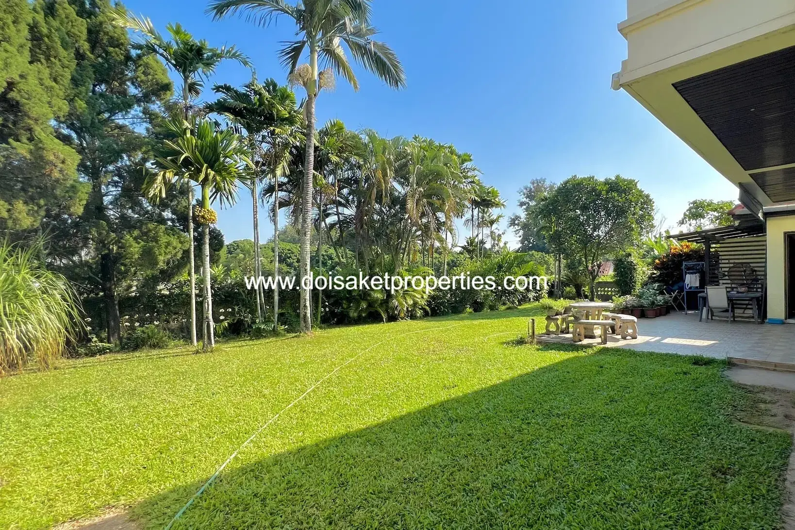 (HS374-03) 3-Bedroom Family Home for Sale in Peaceful San Na Meng, San Sai