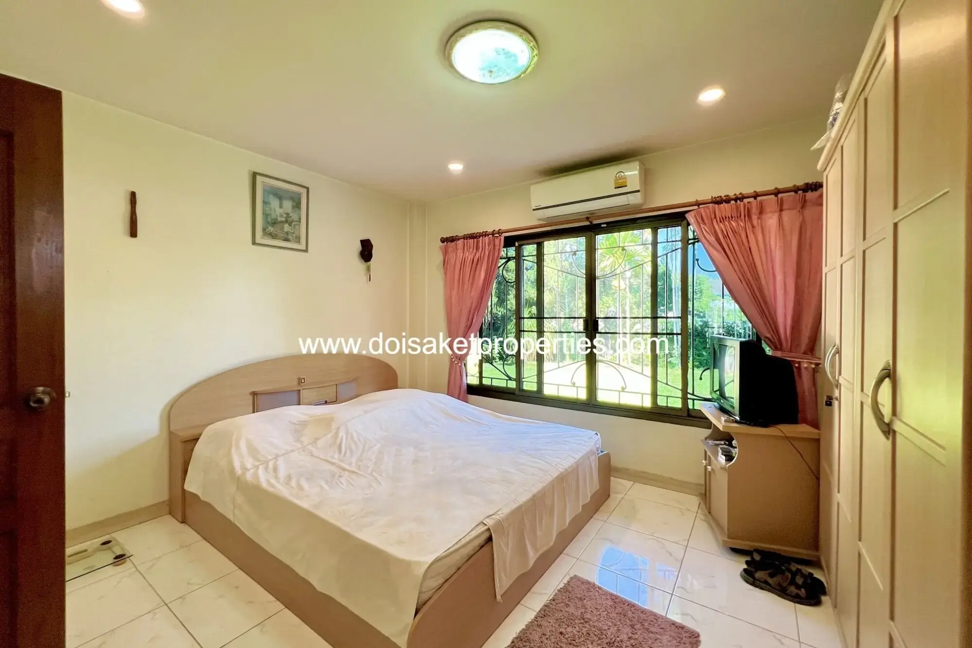 (HS374-03) 3-Bedroom Family Home for Sale in Peaceful San Na Meng, San Sai