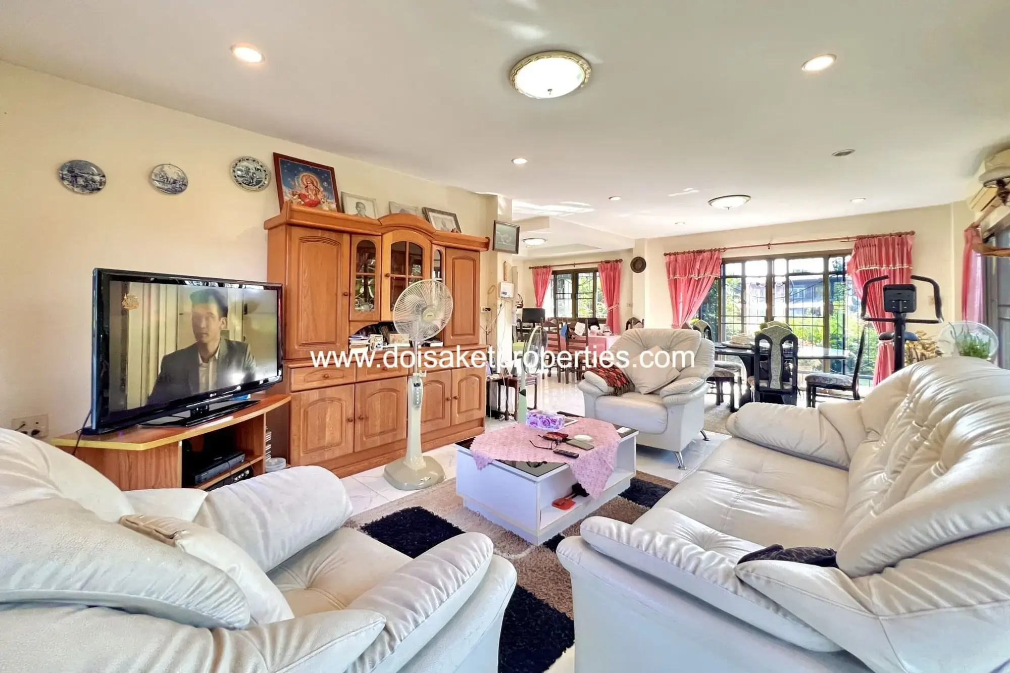 (HS374-03) 3-Bedroom Family Home for Sale in Peaceful San Na Meng, San Sai