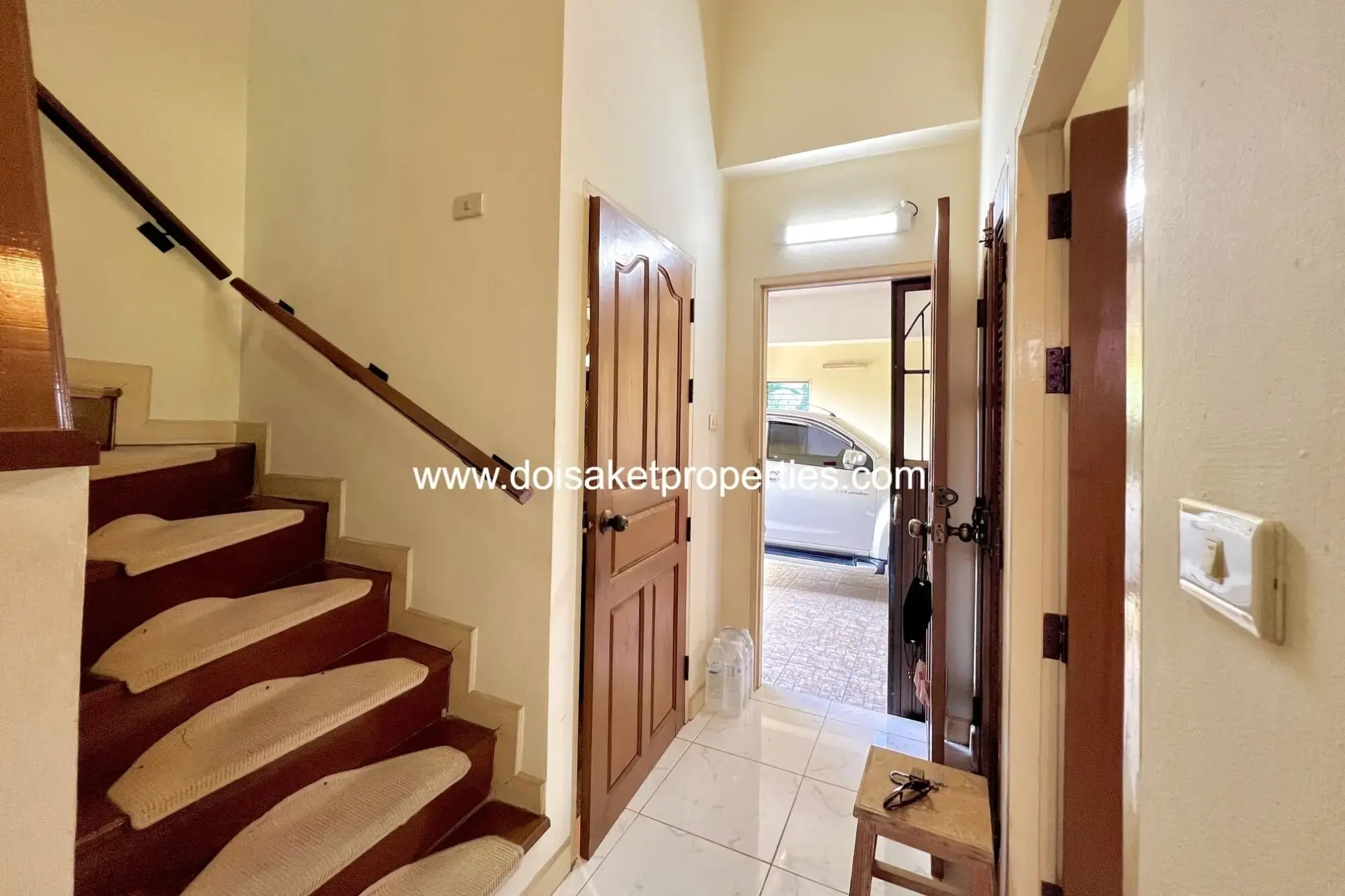(HS374-03) 3-Bedroom Family Home for Sale in Peaceful San Na Meng, San Sai