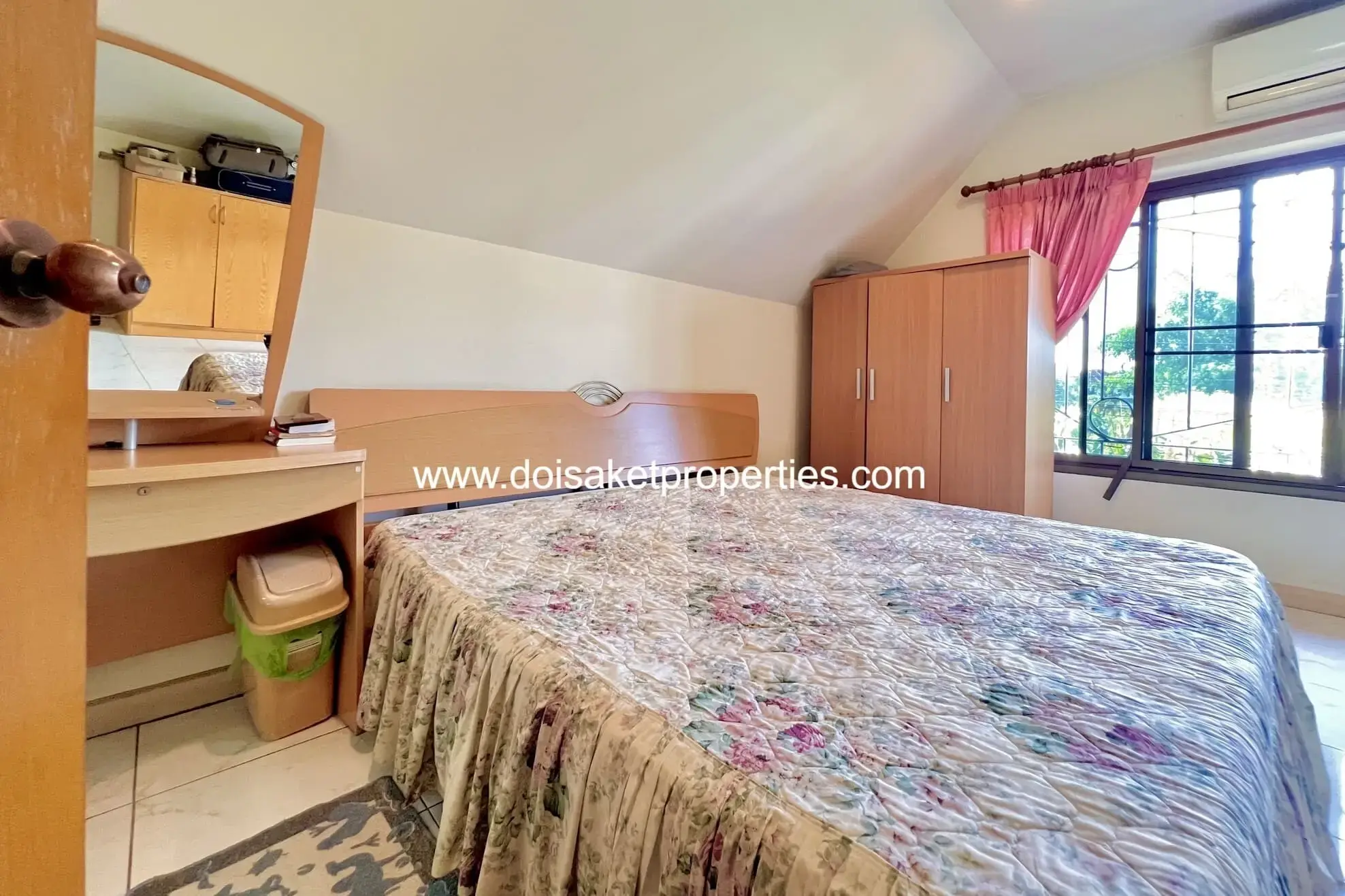 (HS374-03) 3-Bedroom Family Home for Sale in Peaceful San Na Meng, San Sai