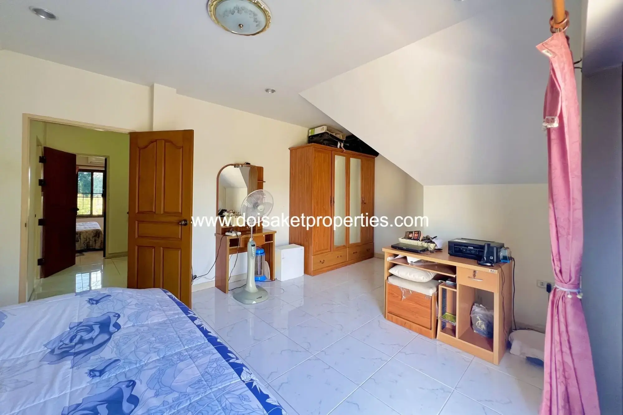 (HS374-03) 3-Bedroom Family Home for Sale in Peaceful San Na Meng, San Sai