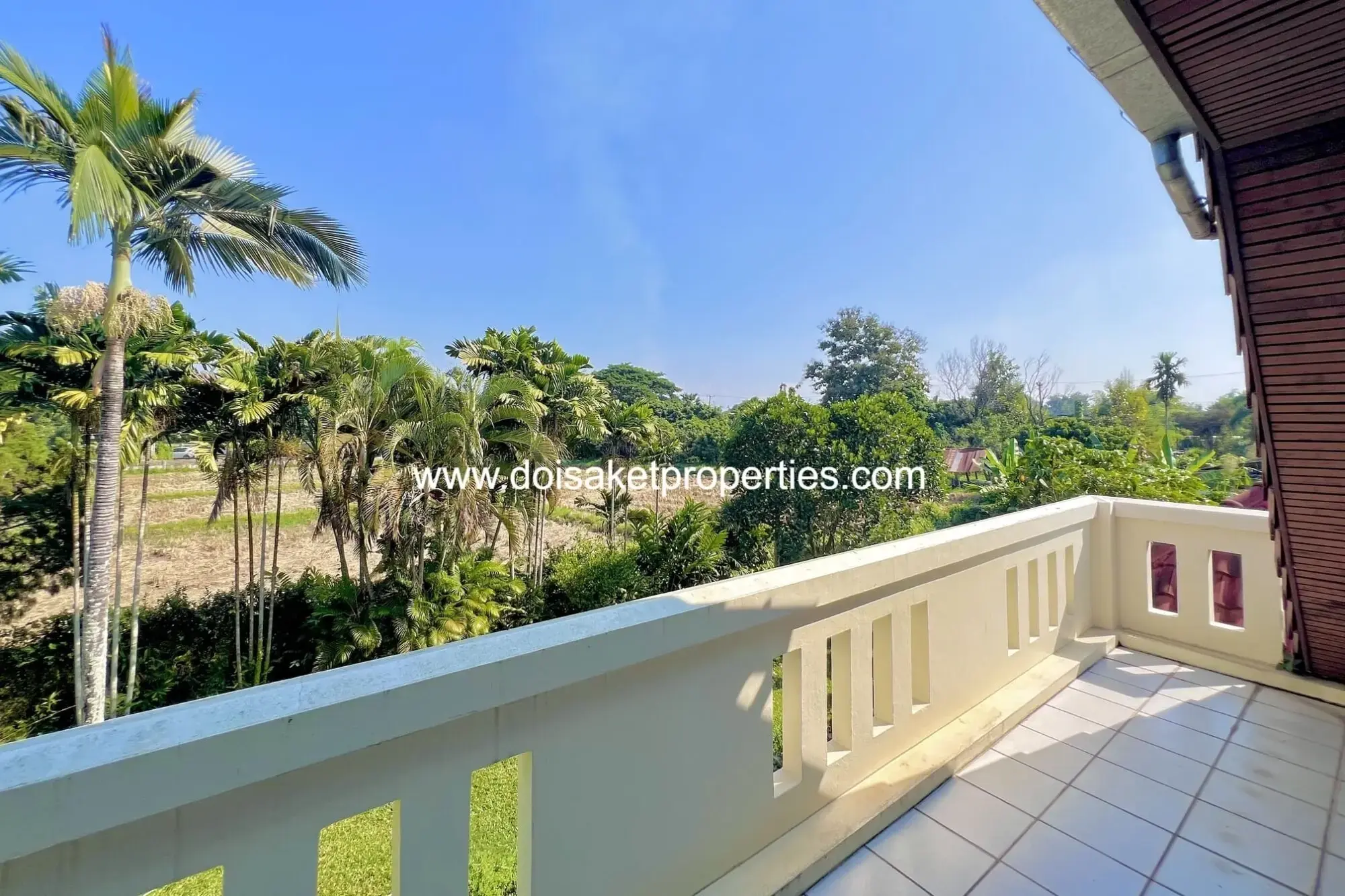(HS374-03) 3-Bedroom Family Home for Sale in Peaceful San Na Meng, San Sai
