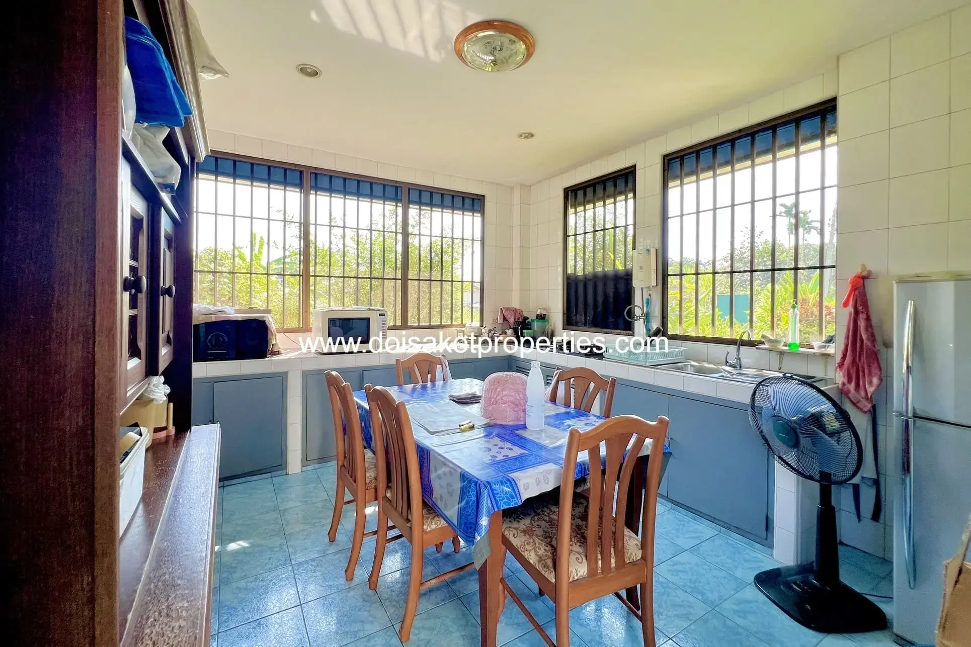 (HS374-03) 3-Bedroom Family Home for Sale in Peaceful San Na Meng, San Sai