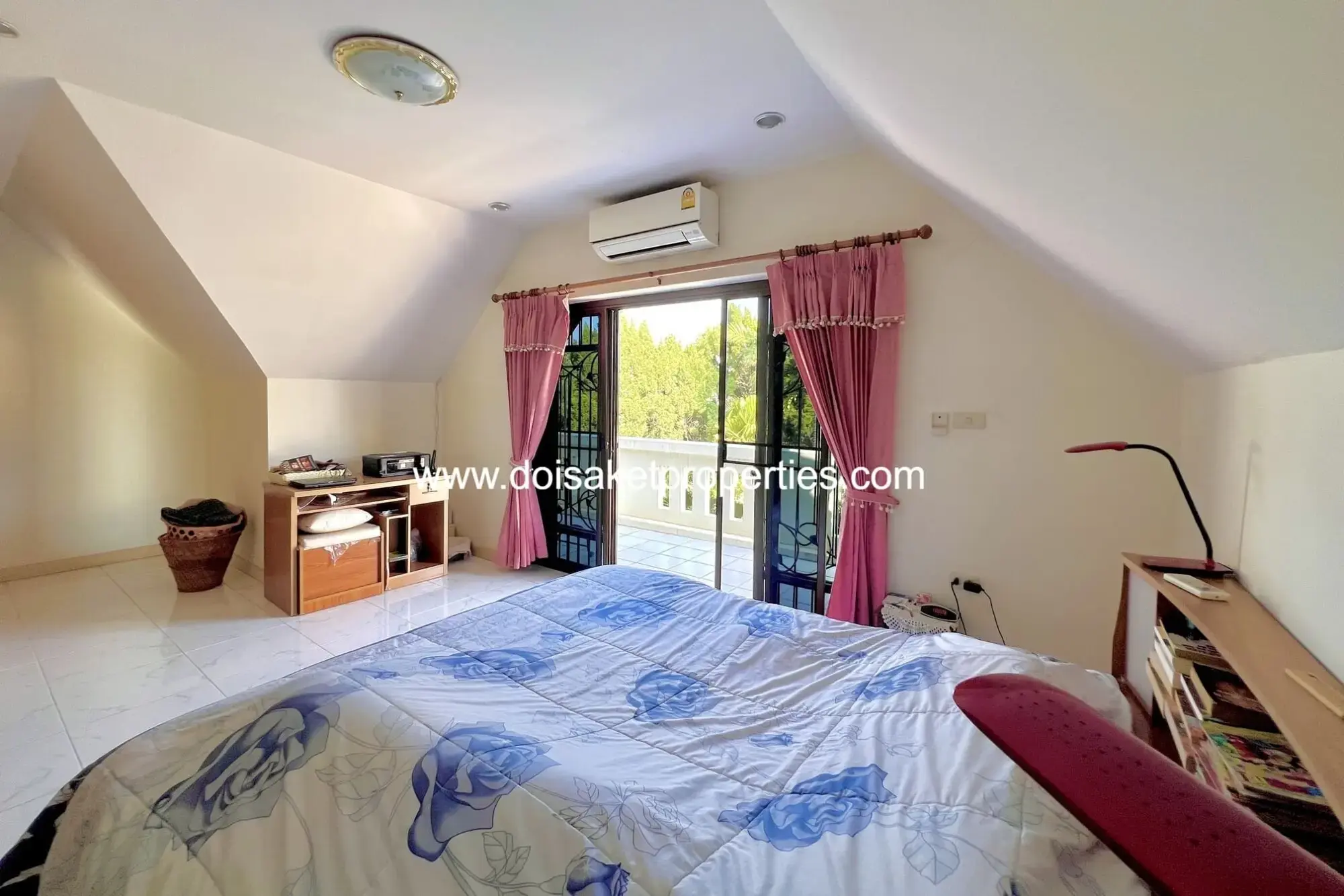 (HS374-03) 3-Bedroom Family Home for Sale in Peaceful San Na Meng, San Sai