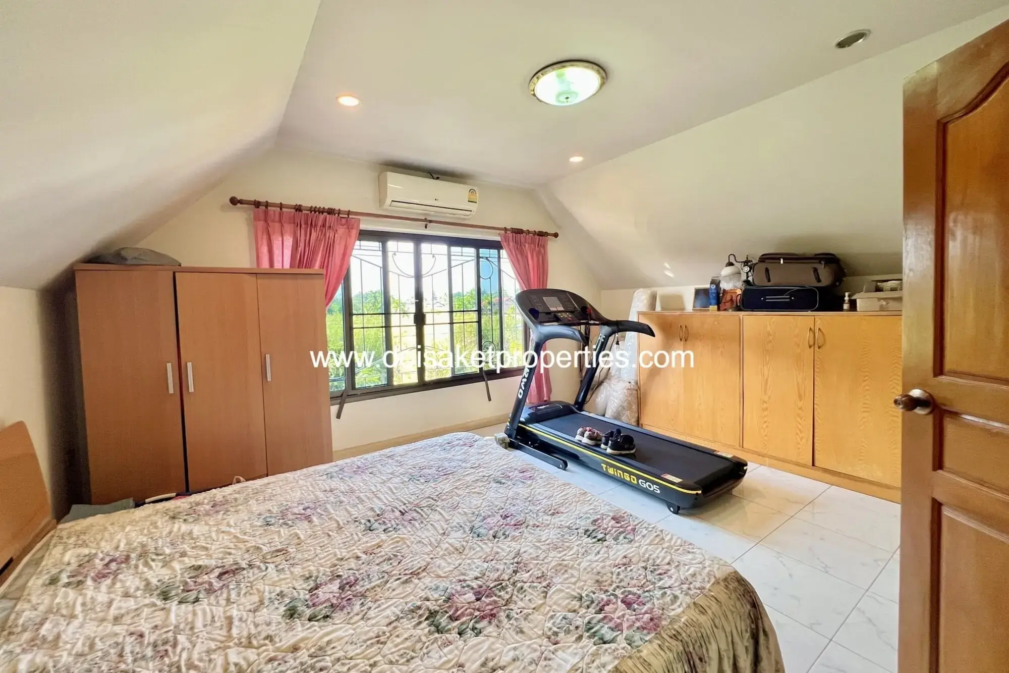 (HS374-03) 3-Bedroom Family Home for Sale in Peaceful San Na Meng, San Sai