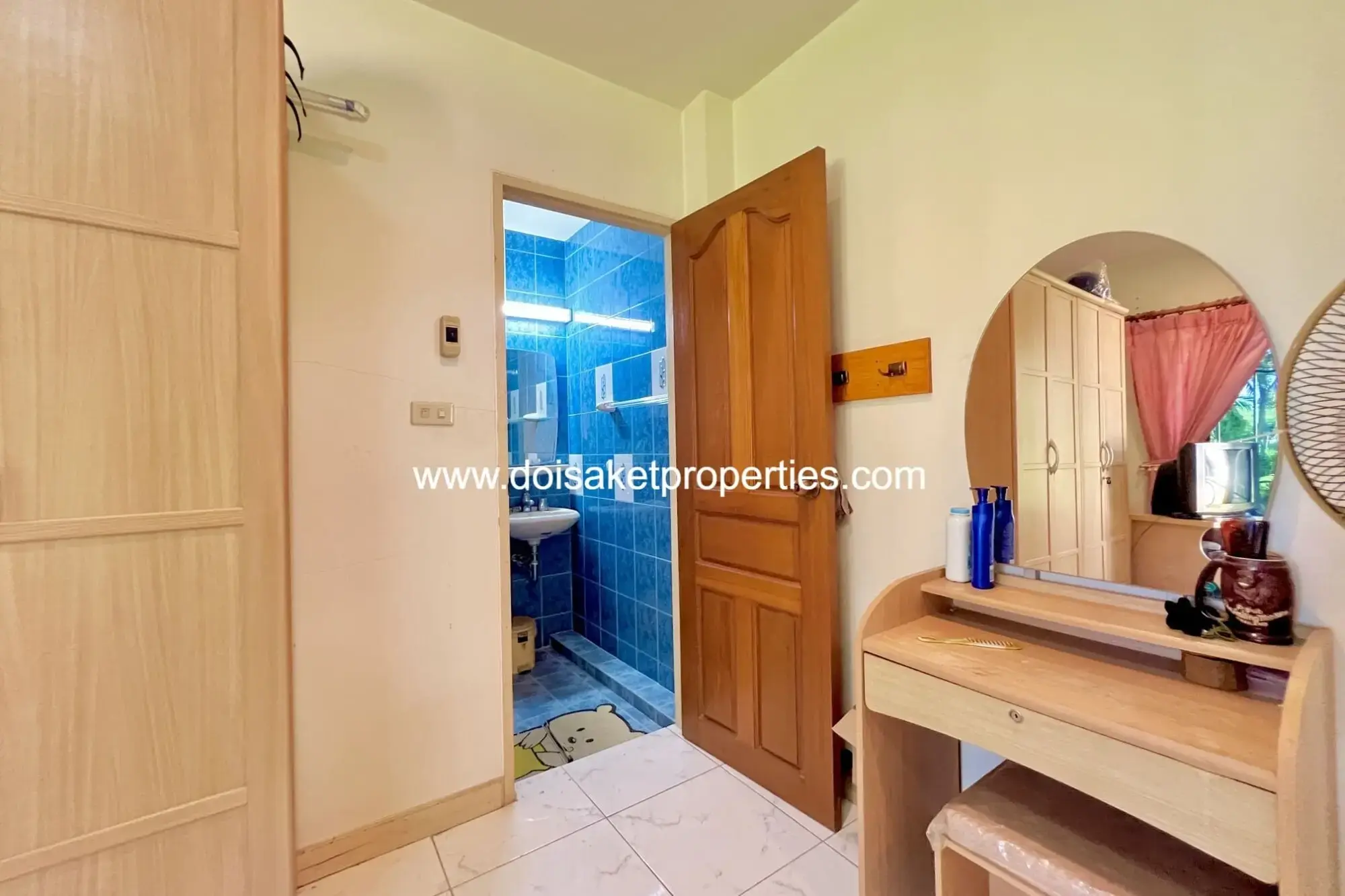(HS374-03) 3-Bedroom Family Home for Sale in Peaceful San Na Meng, San Sai