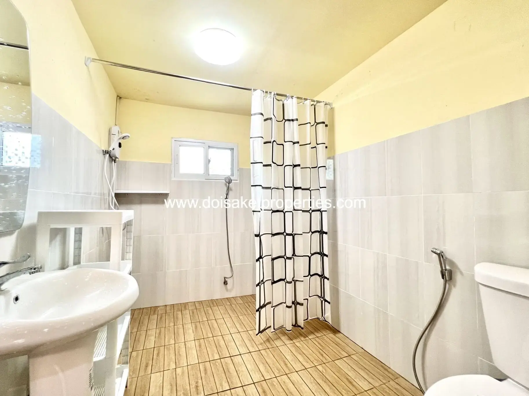 (HR226-02) 2-Bedroom House For Rent in a Quiet but Convenient Location in Choeng Doi, Doi Saket