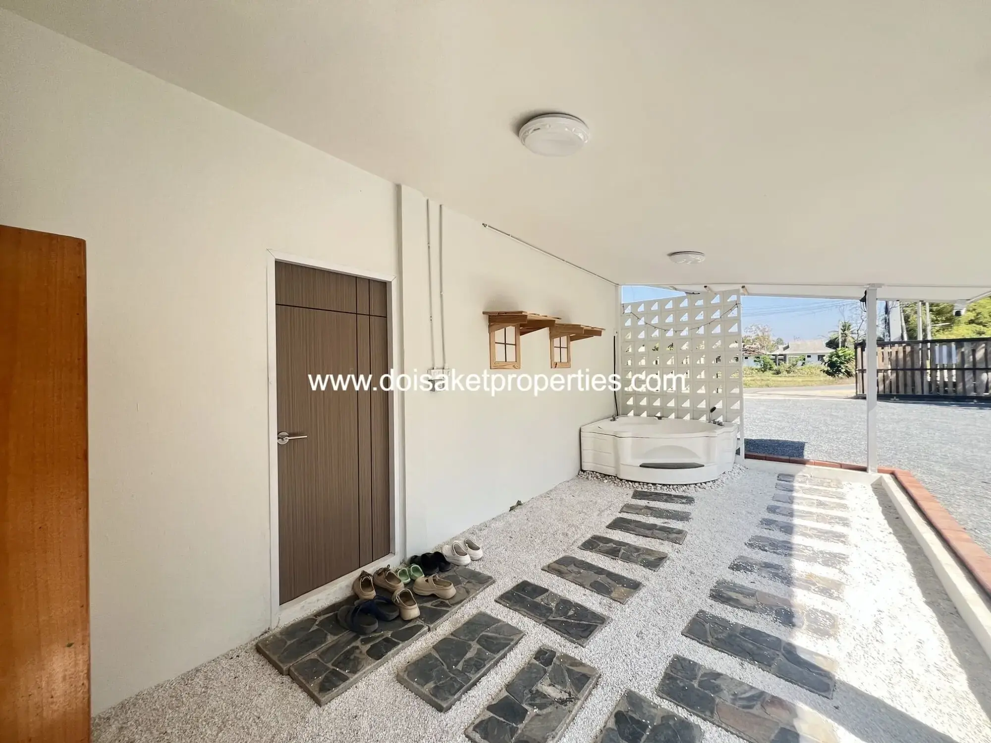 (HR226-02) 2-Bedroom House For Rent in a Quiet but Convenient Location in Choeng Doi, Doi Saket
