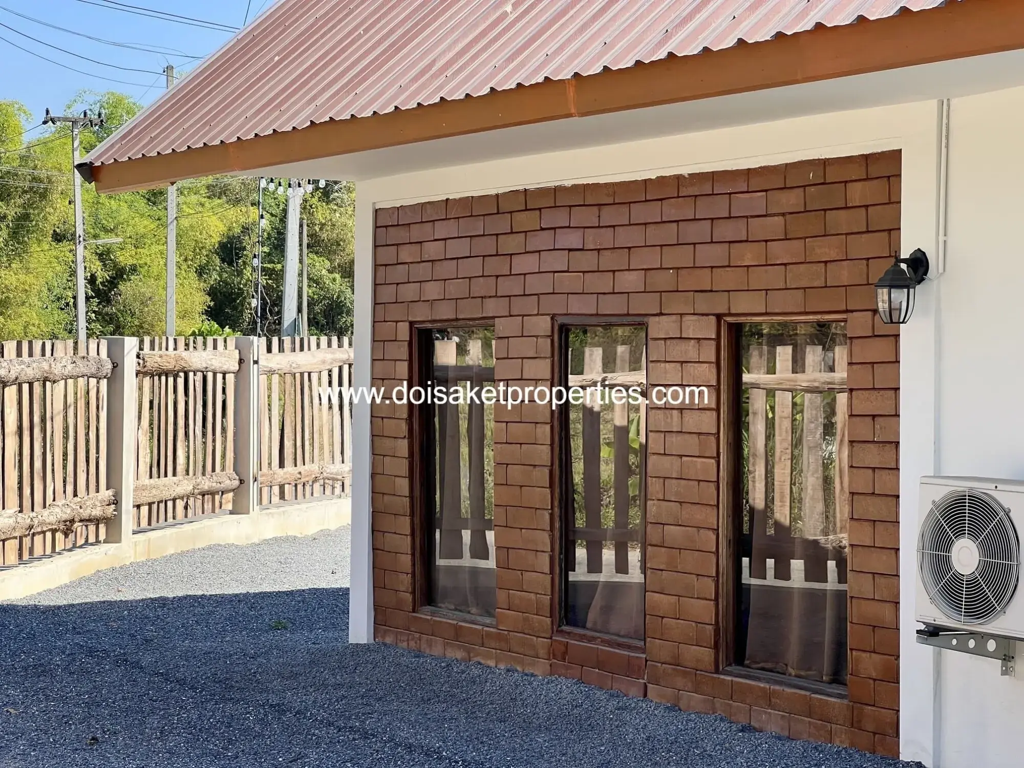(HR226-02) 2-Bedroom House For Rent in a Quiet but Convenient Location in Choeng Doi, Doi Saket