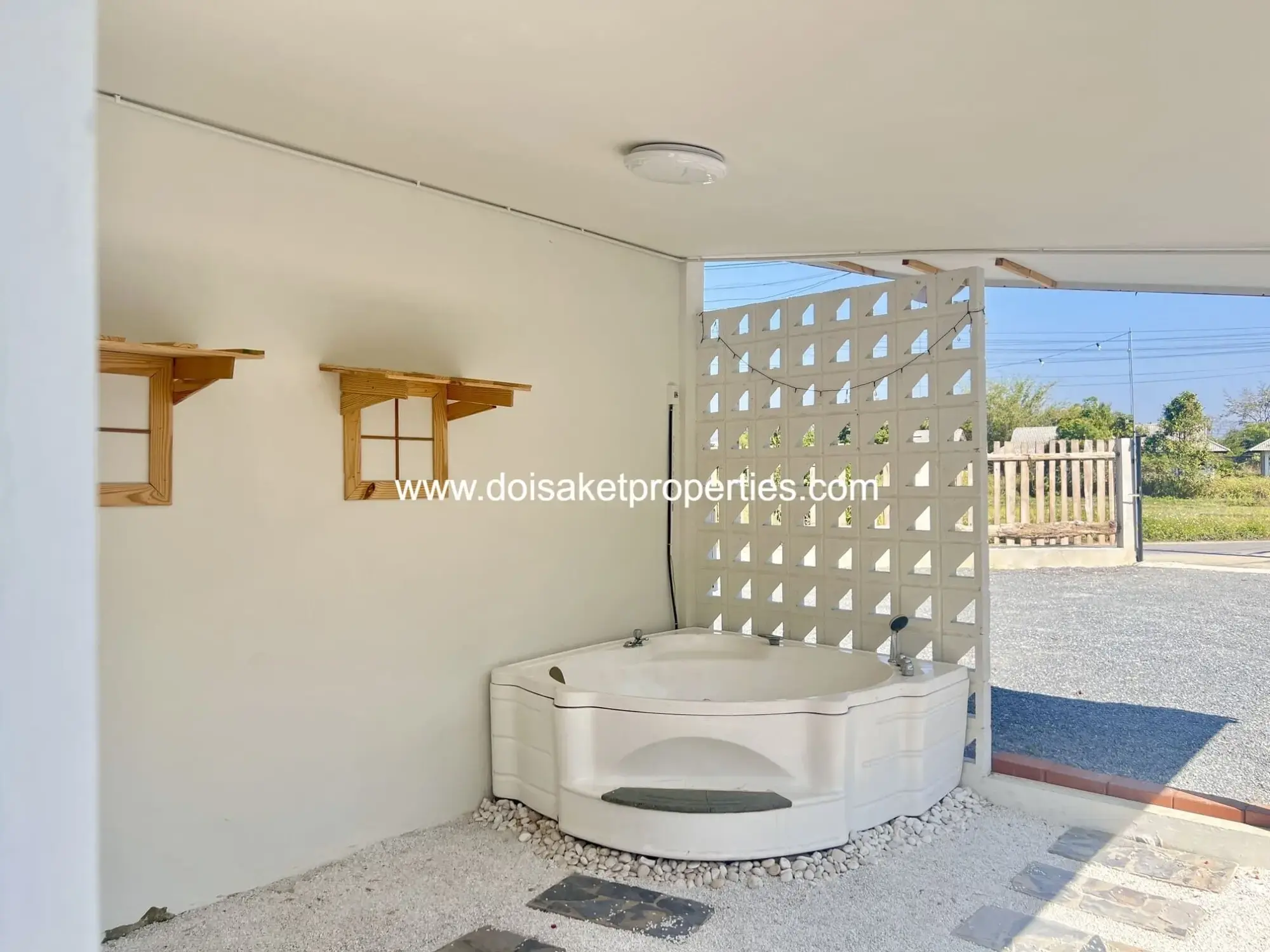 (HR226-02) 2-Bedroom House For Rent in a Quiet but Convenient Location in Choeng Doi, Doi Saket