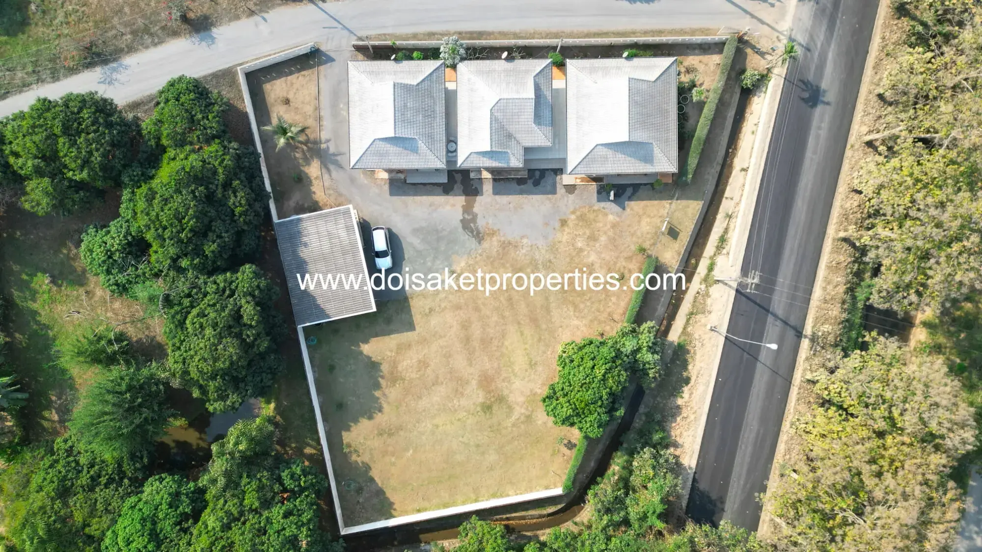 (HS375-01) 1+ Rai Property on a Main Road with Many Business Opportunities for Sale in Luang Nuea, Doi Saket