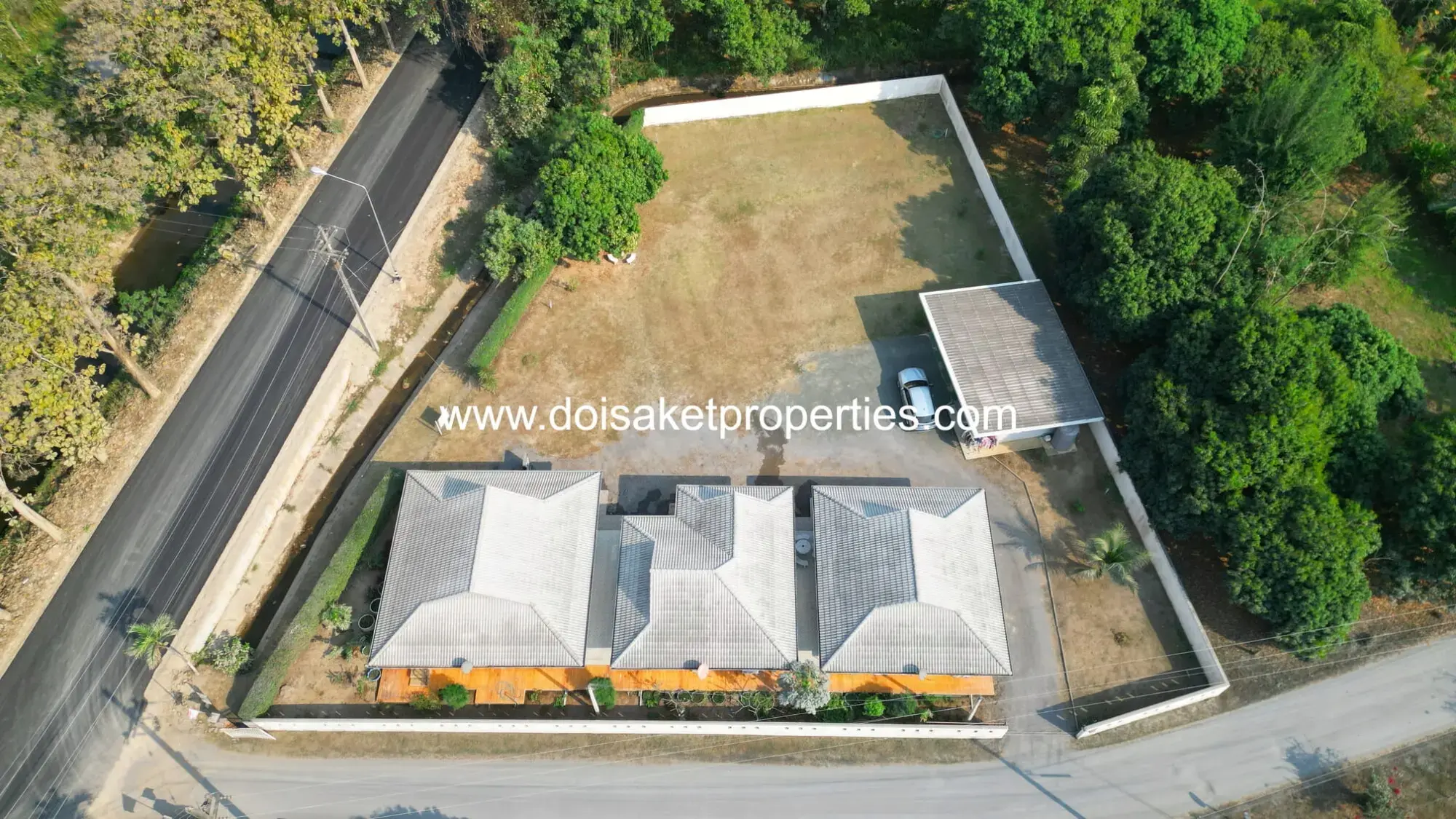(HS375-01) 1+ Rai Property on a Main Road with Many Business Opportunities for Sale in Luang Nuea, Doi Saket