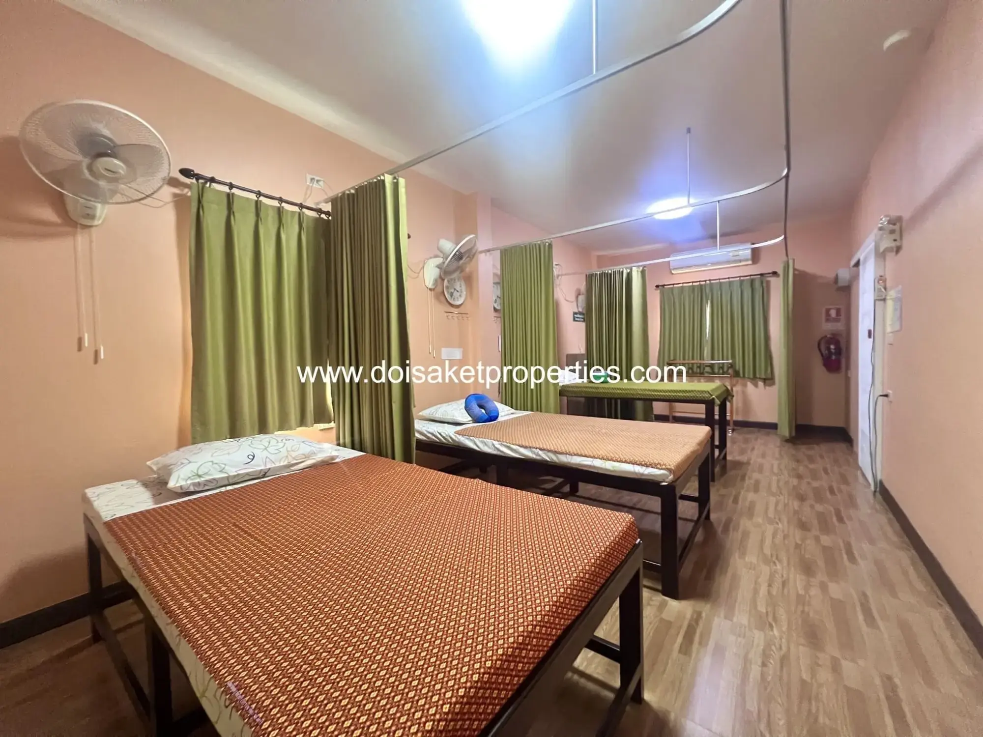 (HS375-01) 1+ Rai Property on a Main Road with Many Business Opportunities for Sale in Luang Nuea, Doi Saket