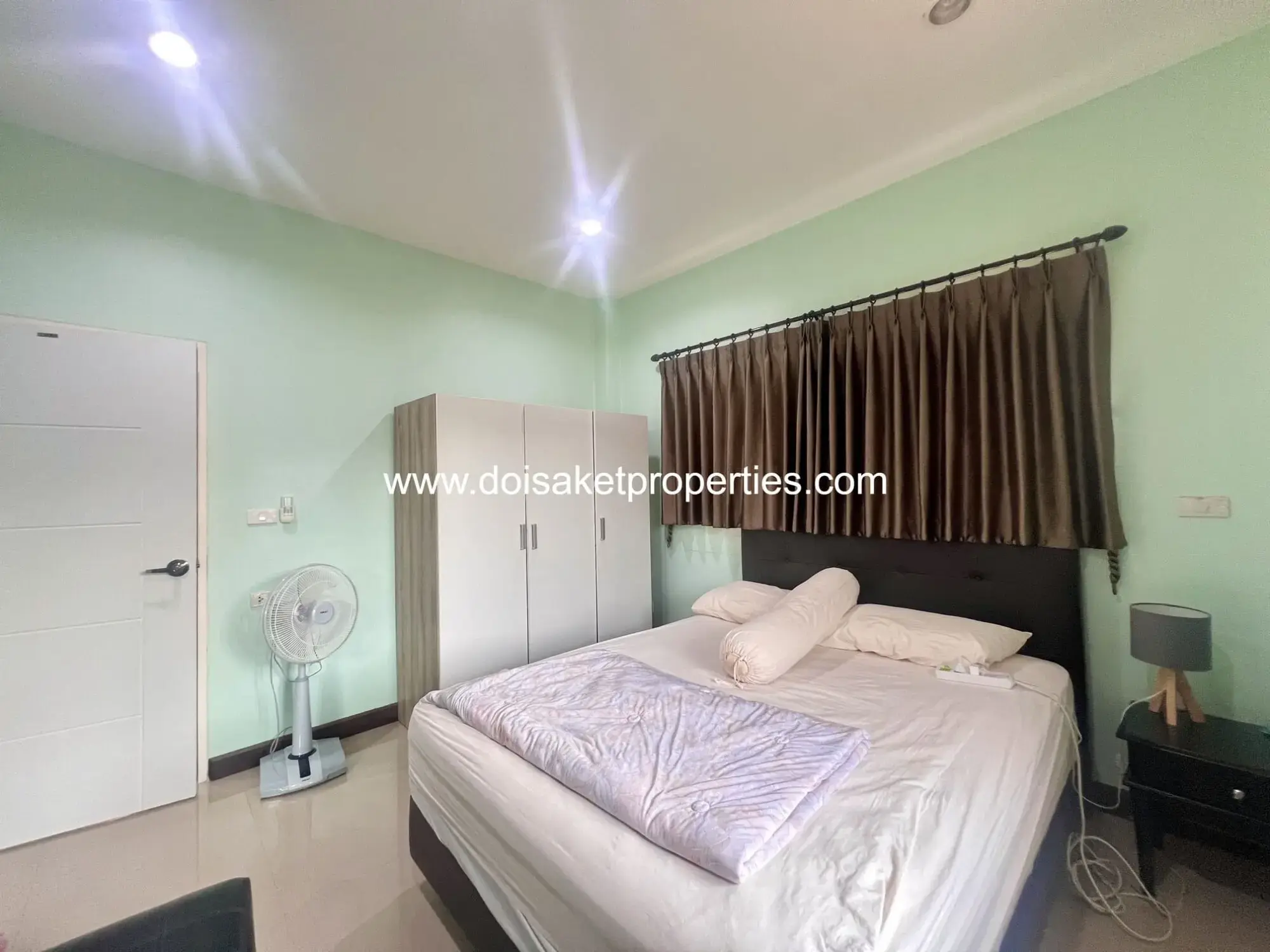 (HS375-01) 1+ Rai Property on a Main Road with Many Business Opportunities for Sale in Luang Nuea, Doi Saket