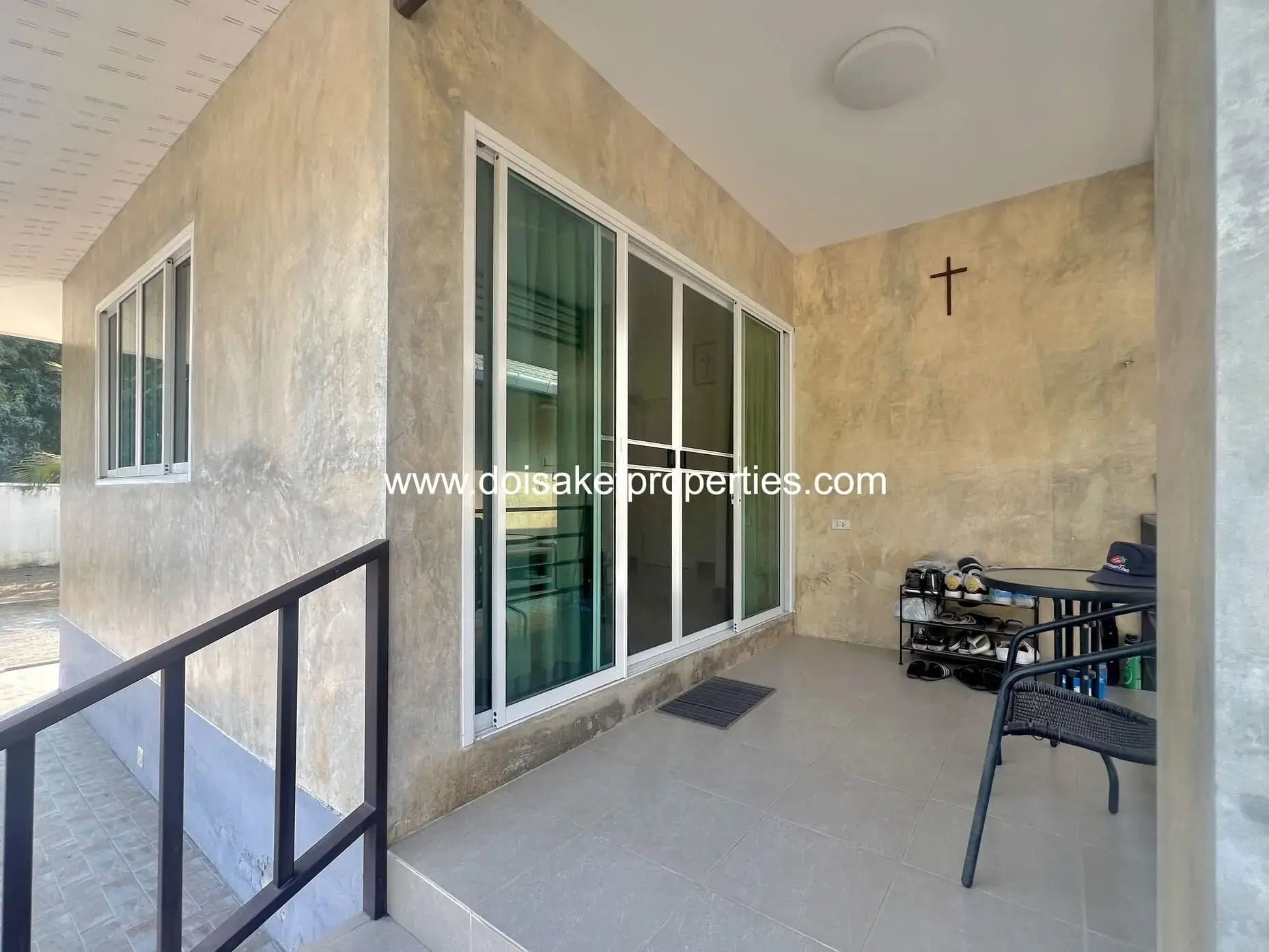 (HS375-01) 1+ Rai Property on a Main Road with Many Business Opportunities for Sale in Luang Nuea, Doi Saket