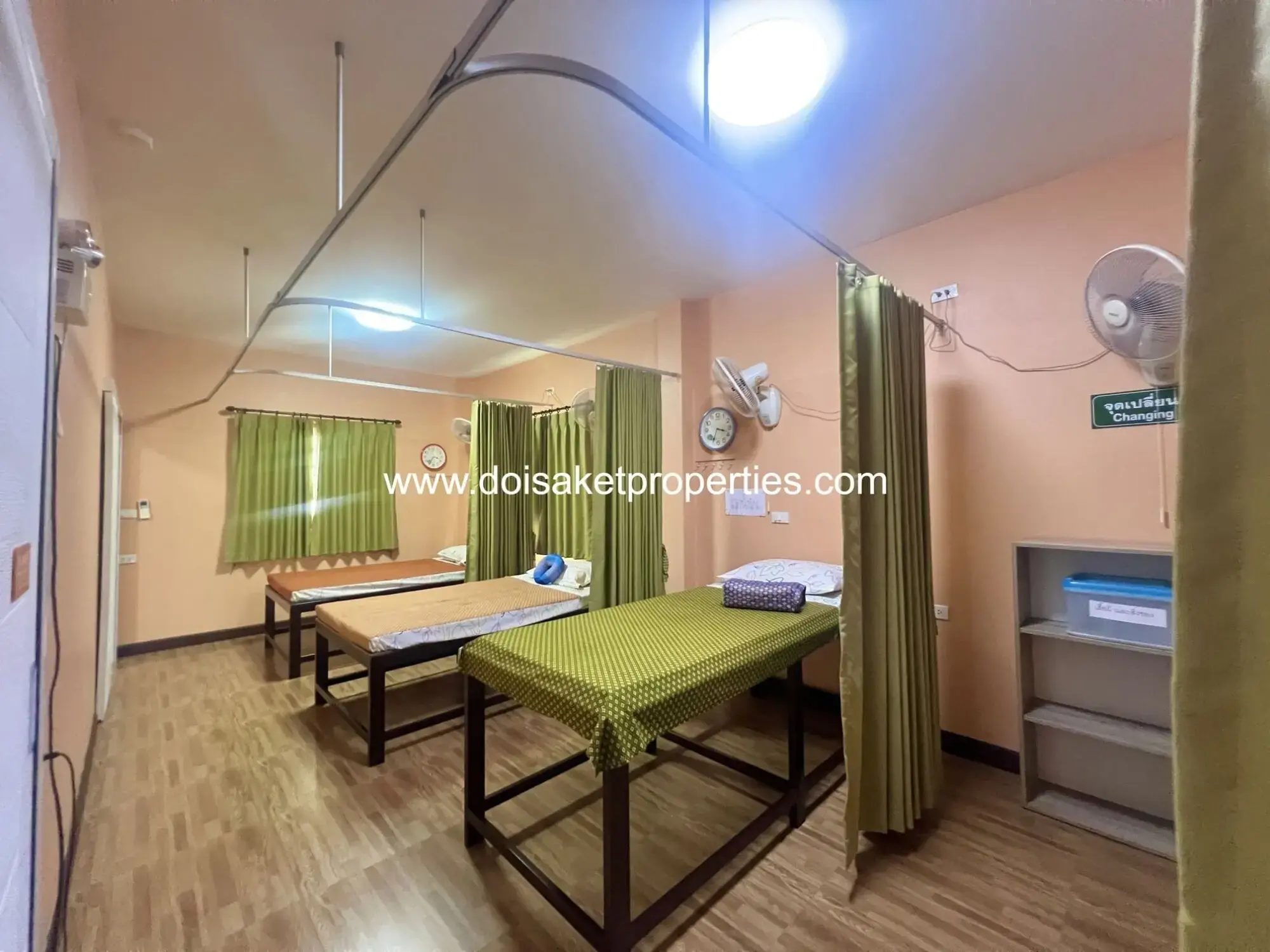 (HS375-01) 1+ Rai Property on a Main Road with Many Business Opportunities for Sale in Luang Nuea, Doi Saket