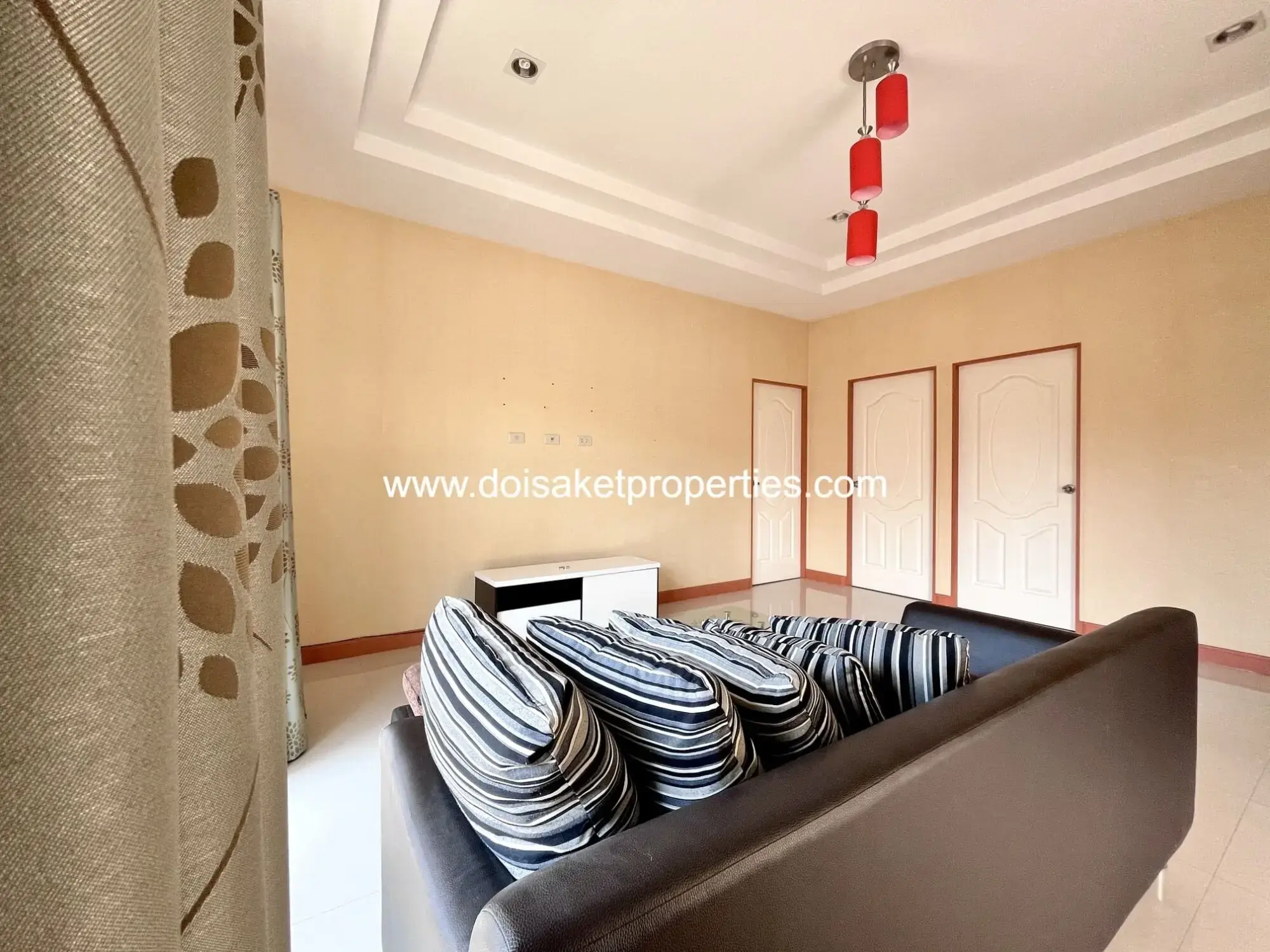 (HR228-03) Great 3-Bedroom Family Home for Rent in Talat Khwan, Doi Saket, Chiang Mai