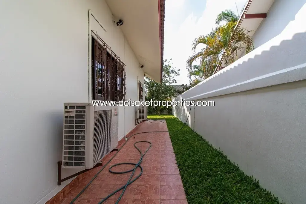 (HR149-03) 3-Bedroom House for Rent in Talat Khwan, Doi Saket.