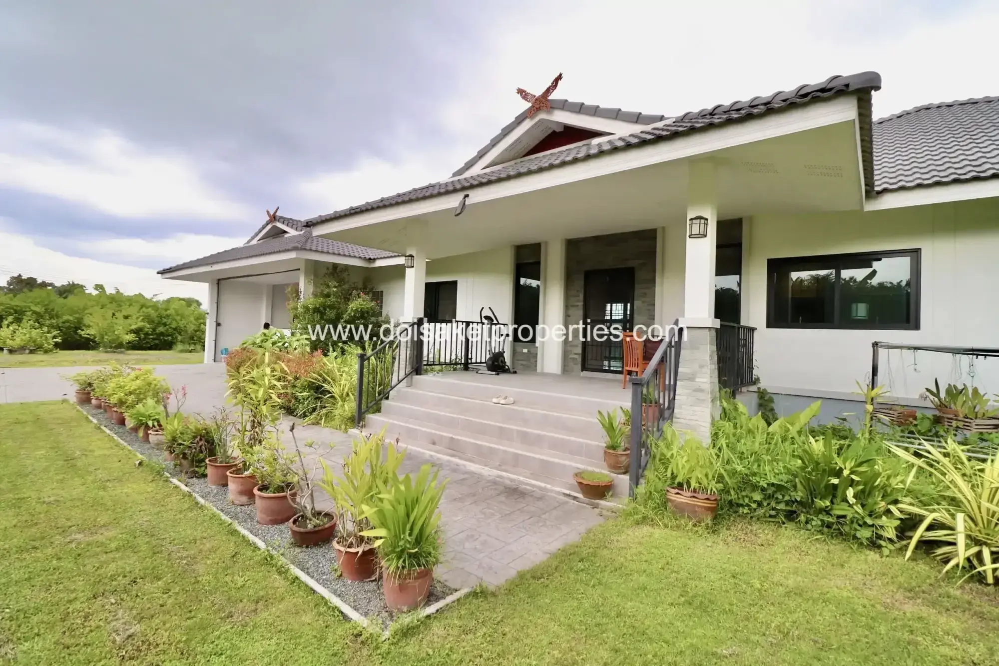 (HS380-07)Nice Modern Family Home with Garden and Pool for sale in San Pu Loei, Doi Saket, Chiang Mai