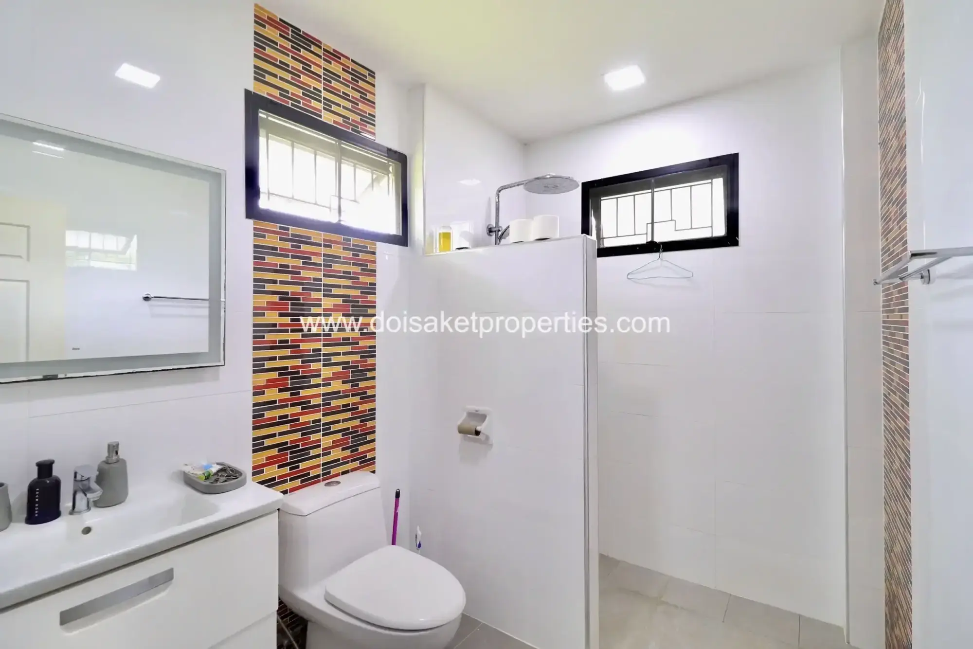 (HS380-07)Nice Modern Family Home with Garden and Pool for sale in San Pu Loei, Doi Saket, Chiang Mai