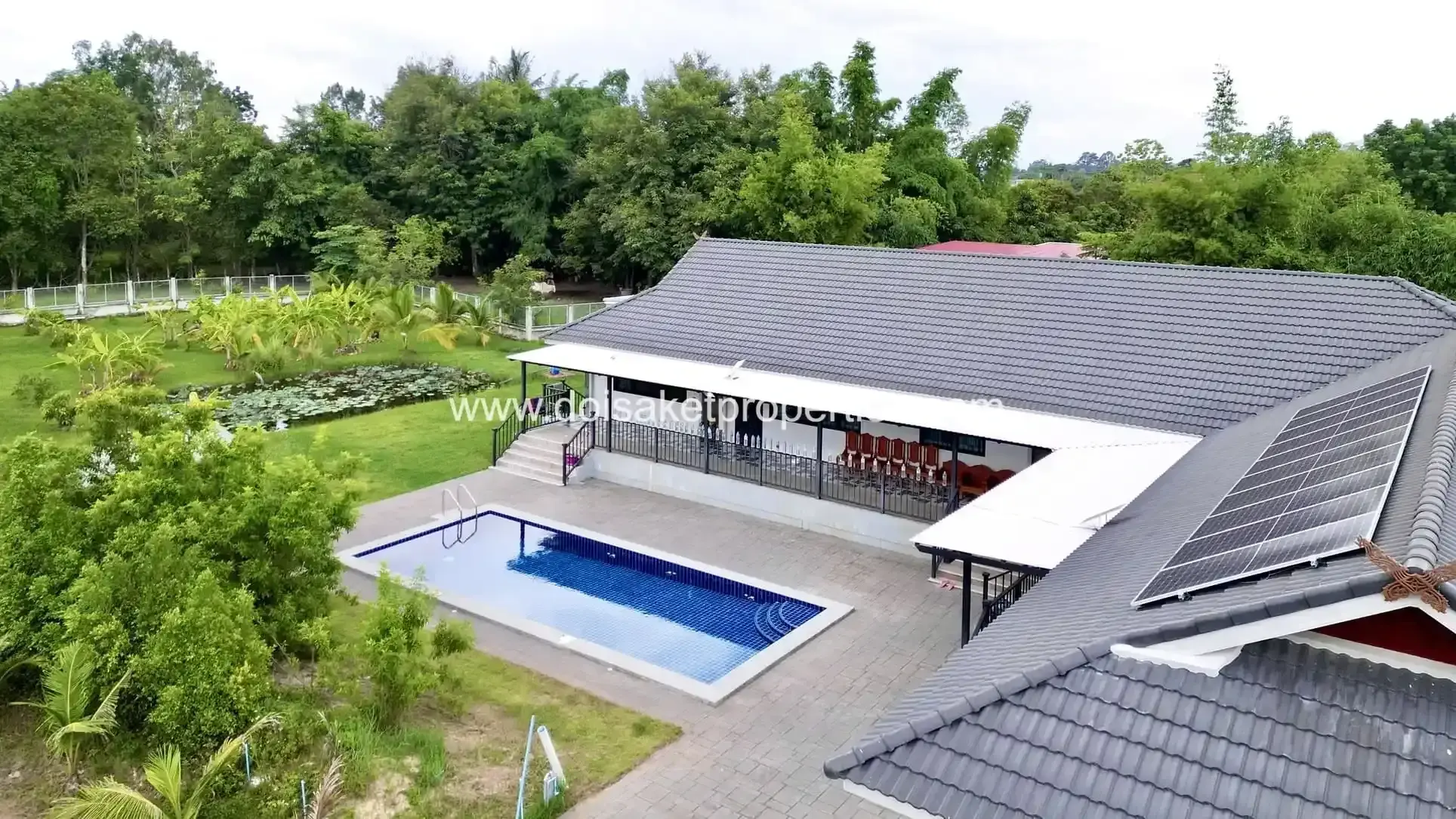 (HS380-07)Nice Modern Family Home with Garden and Pool for sale in San Pu Loei, Doi Saket, Chiang Mai