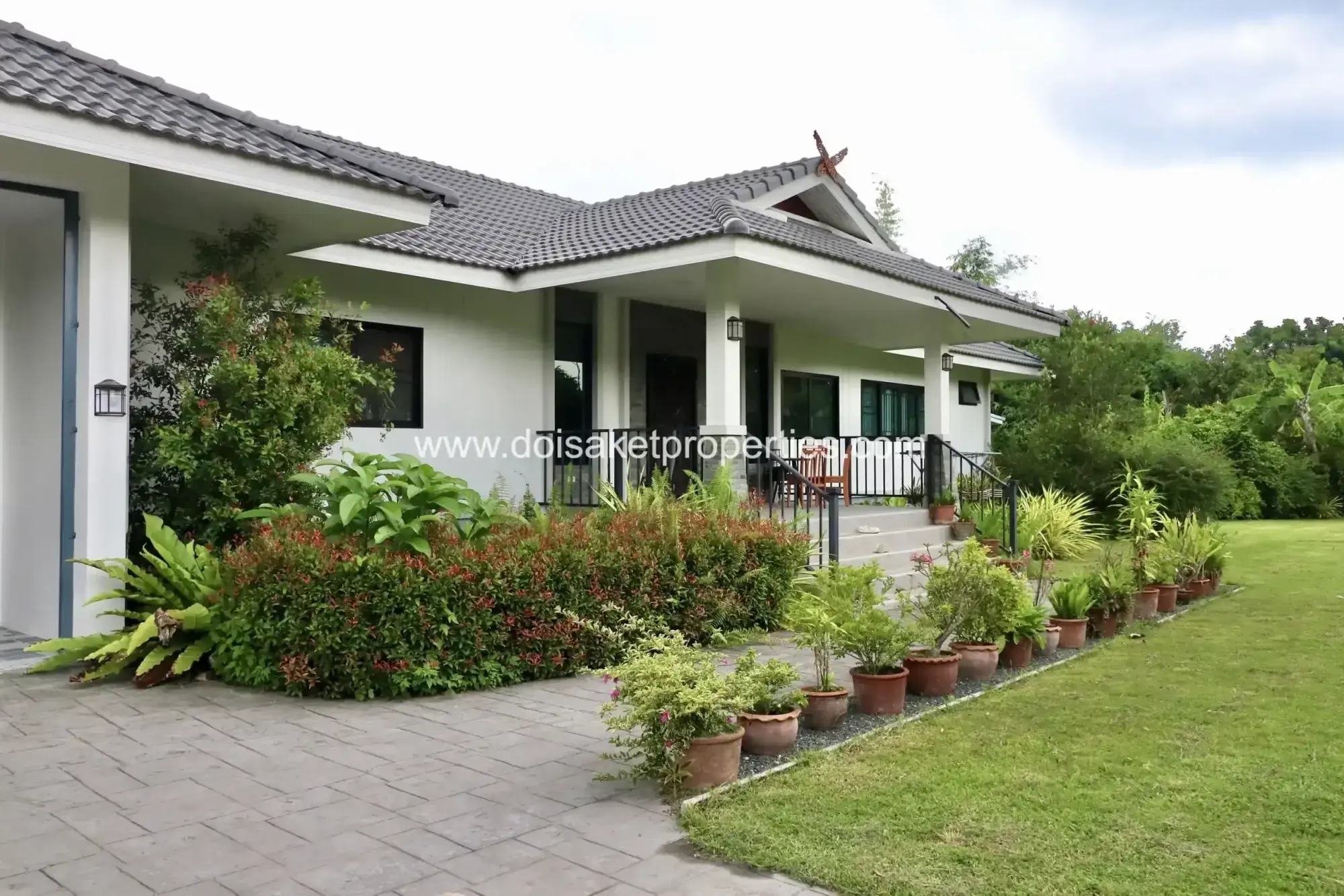 (HS380-07)Nice Modern Family Home with Garden and Pool for sale in San Pu Loei, Doi Saket, Chiang Mai