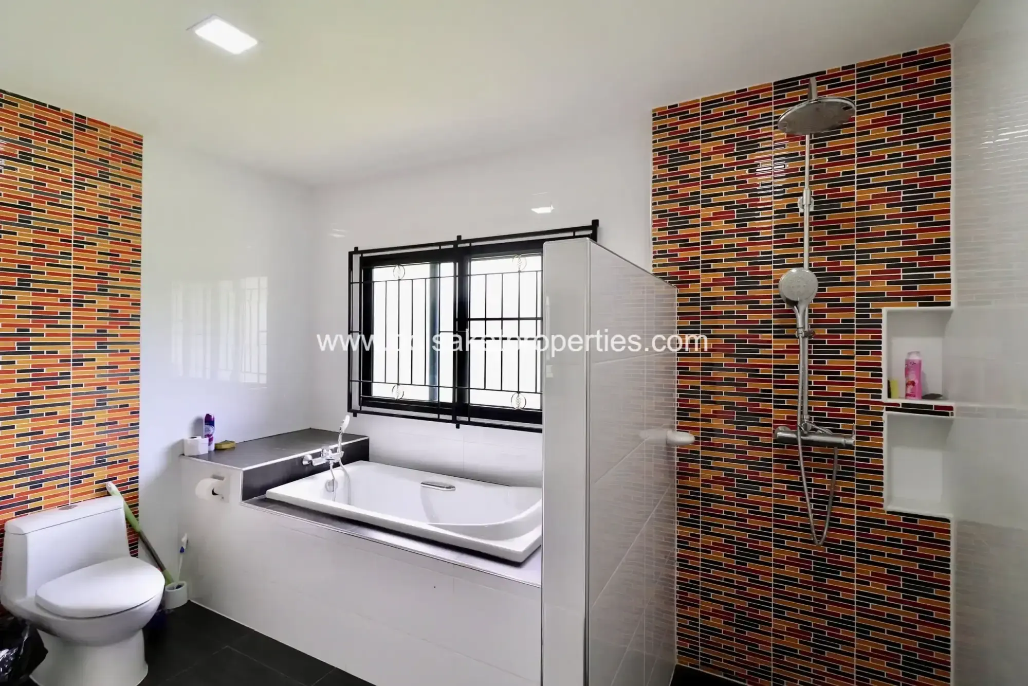 (HS380-07)Nice Modern Family Home with Garden and Pool for sale in San Pu Loei, Doi Saket, Chiang Mai