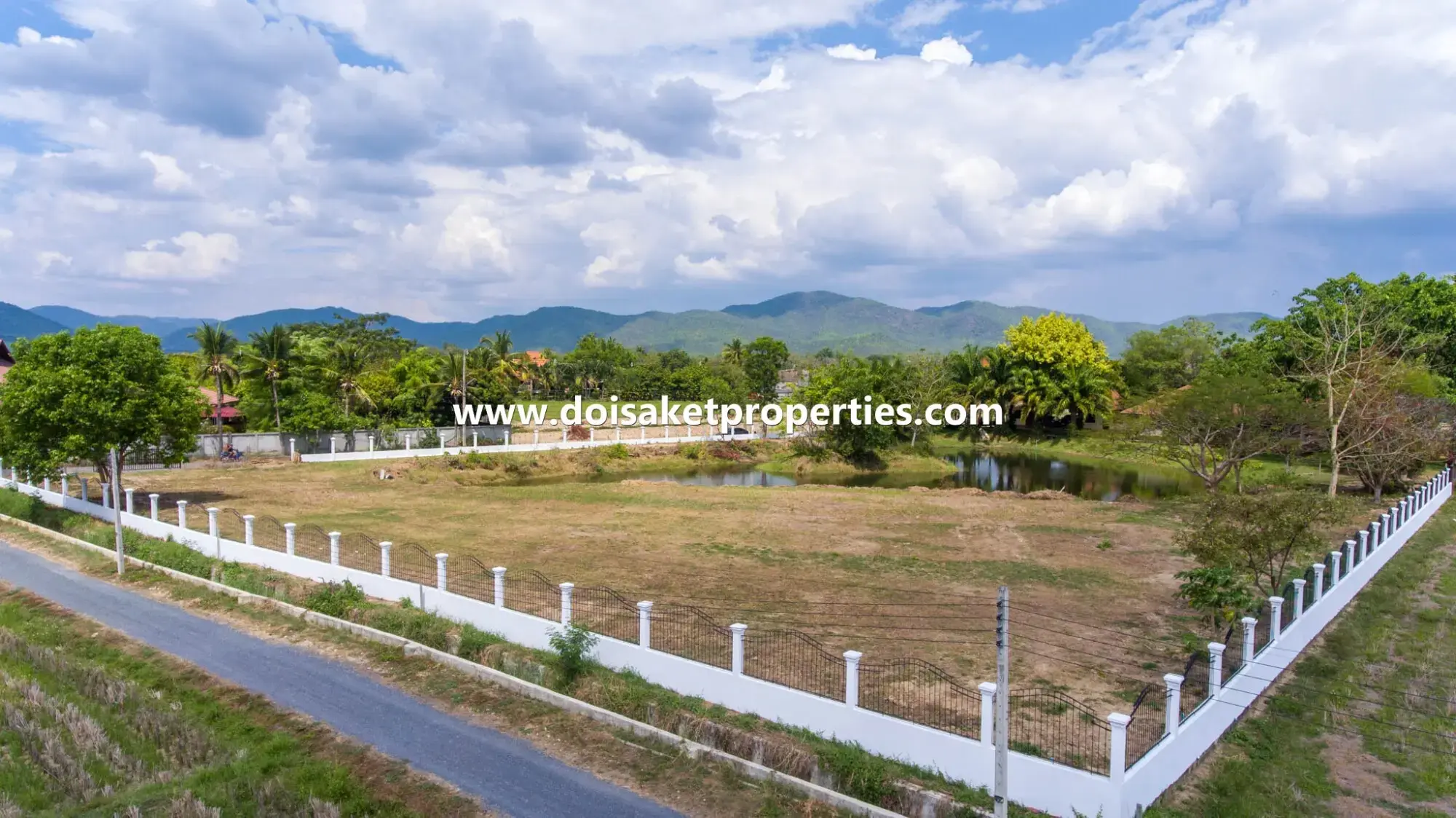 (LS363-02) Almost 3 Rai of Ready-to-Build Land with Incredible Views for Sale in a Great Location in Luang Nuea, Doi Saket
