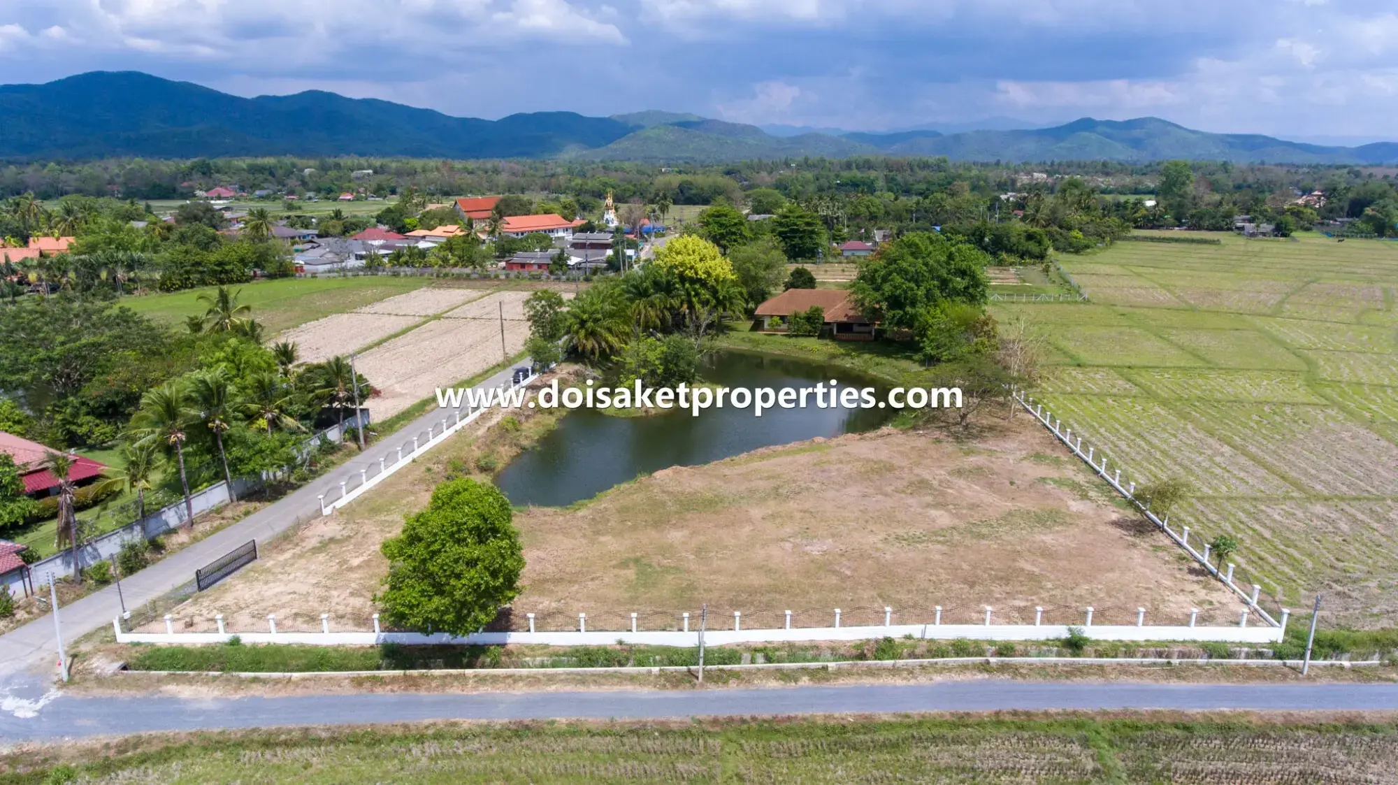 (LS363-02) Almost 3 Rai of Ready-to-Build Land with Incredible Views for Sale in a Great Location in Luang Nuea, Doi Saket