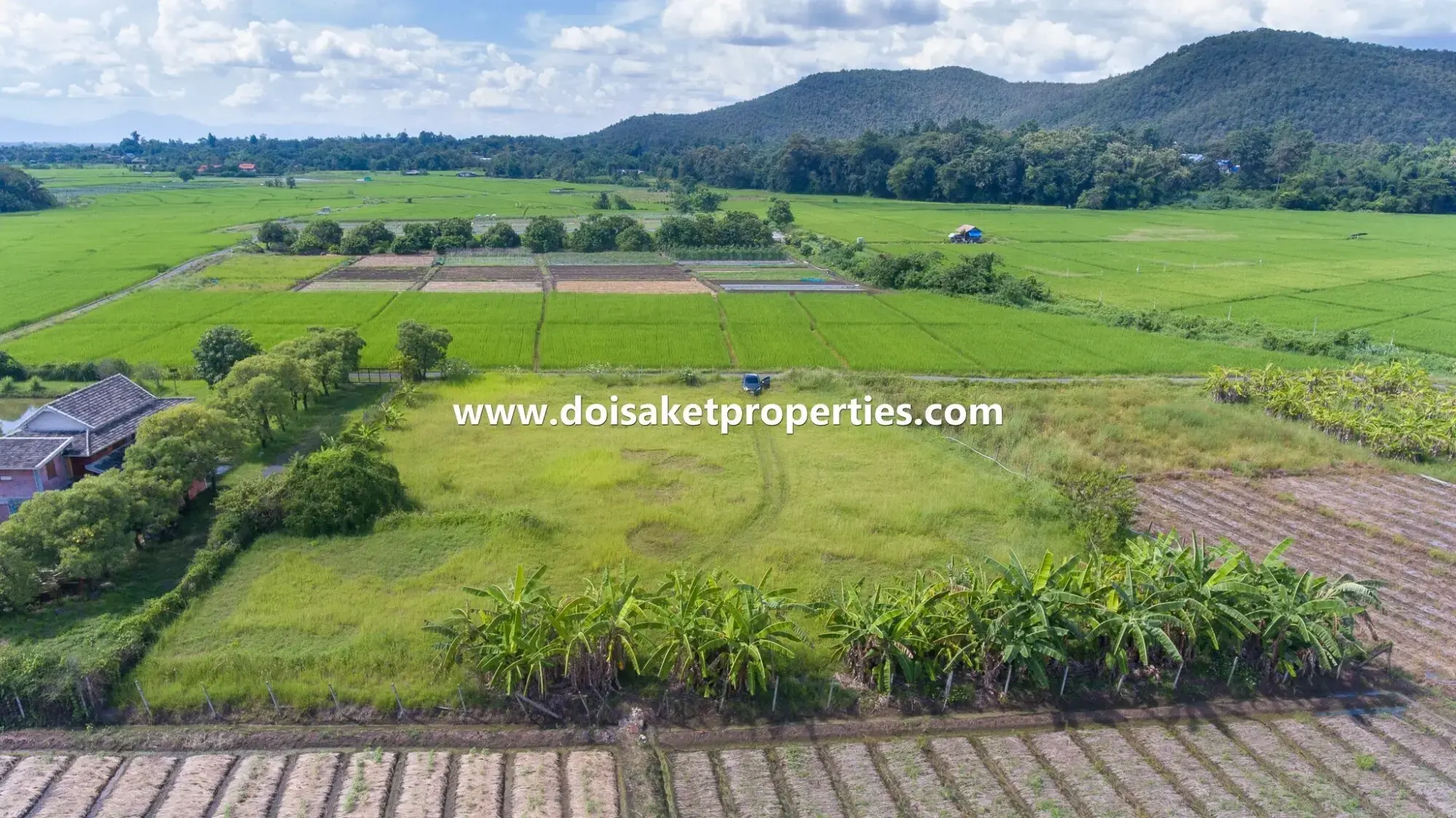 (LS375-01) 1 ½ Rai of Nice Land with Good Views for Sale in Mae Pong, Doi Saket, Chiang Mai