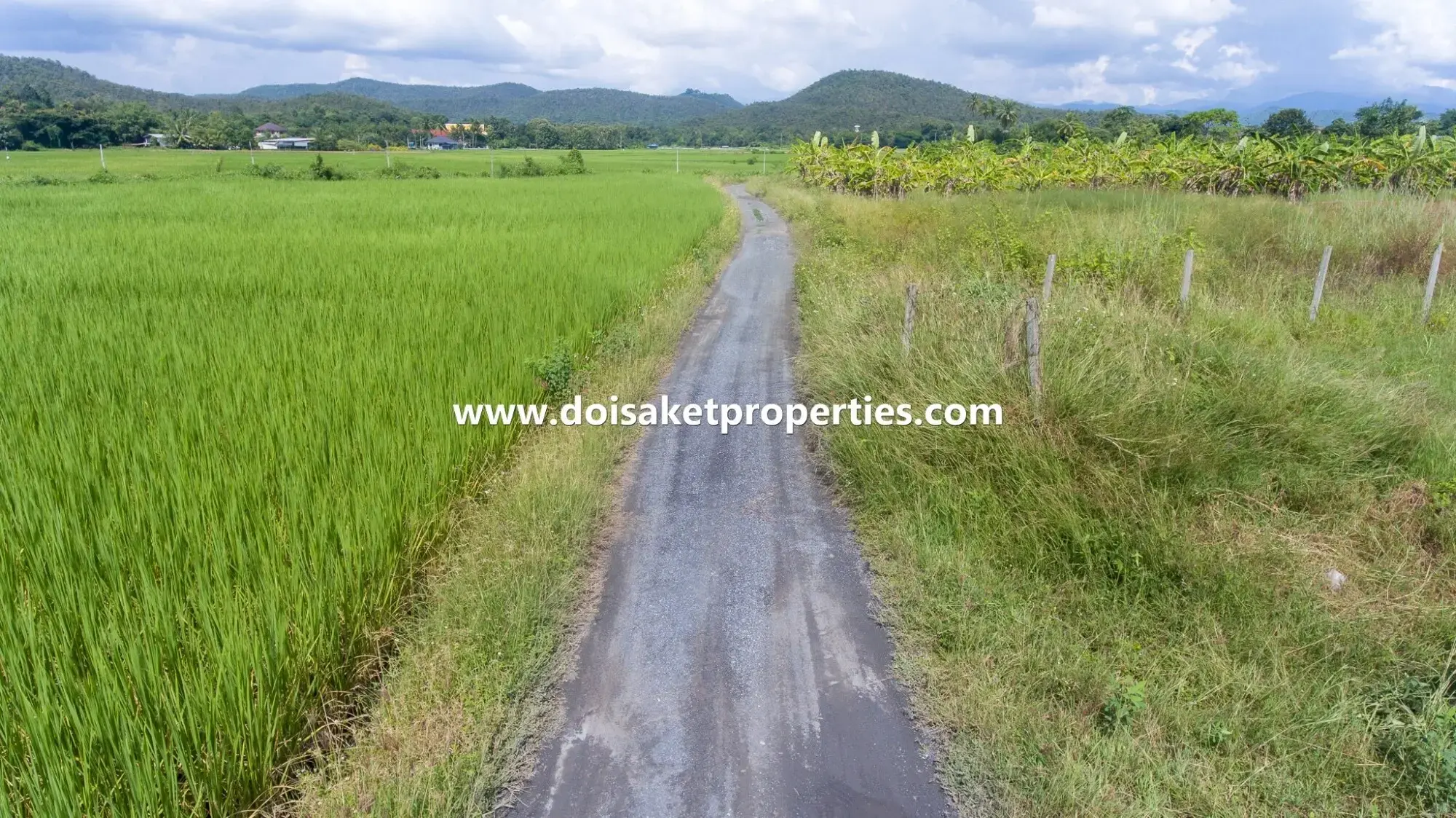(LS375-01) 1 ½ Rai of Nice Land with Good Views for Sale in Mae Pong, Doi Saket, Chiang Mai