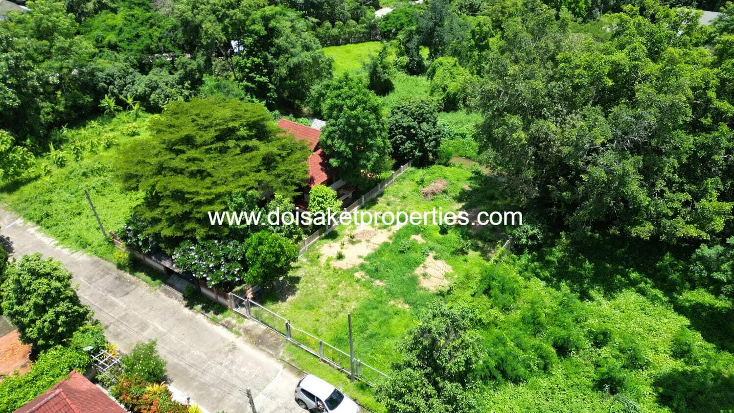 (LS396-00) Nice 1+ Ngan Plot of Land for Sale in a Quiet Moo Baan in Talat Khwan, Doi Saket, Chiang Mai