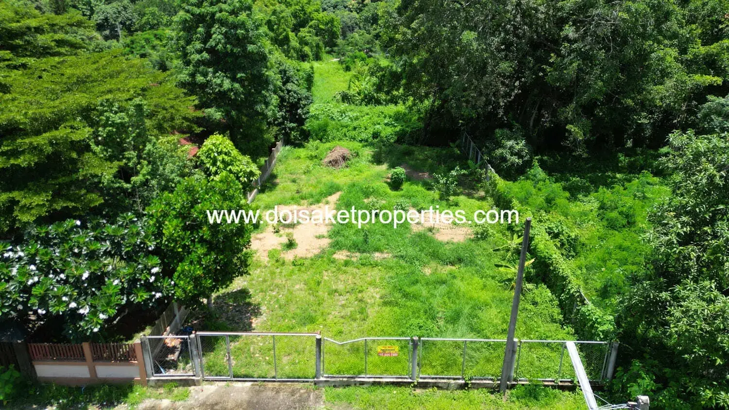 (LS396-00) Nice 1+ Ngan Plot of Land for Sale in a Quiet Moo Baan in Talat Khwan, Doi Saket, Chiang Mai