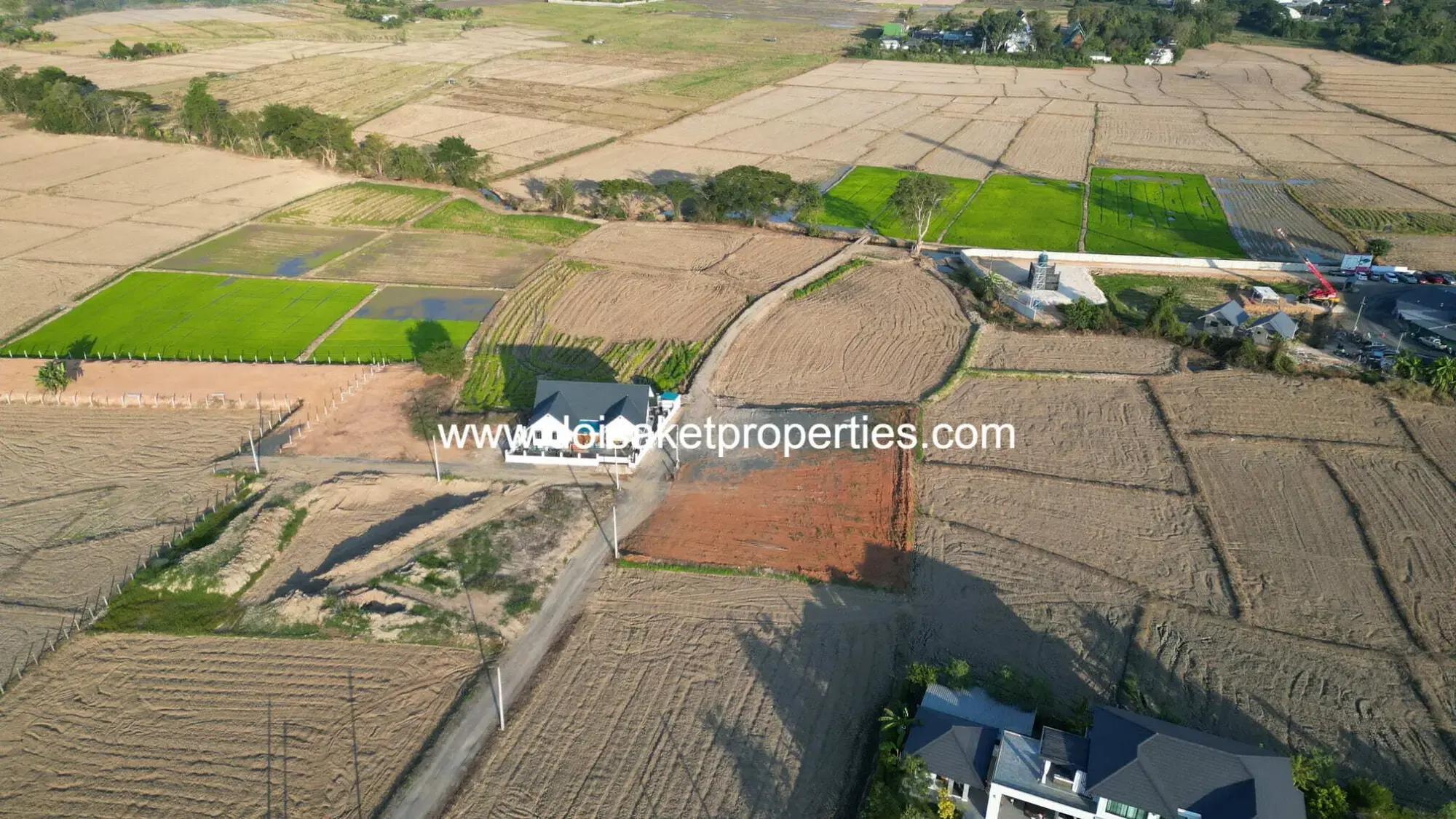 (LS398-01) Nice 1-Rai Plot of Land with Views for Sale in Luang Nuea, Doi Saket