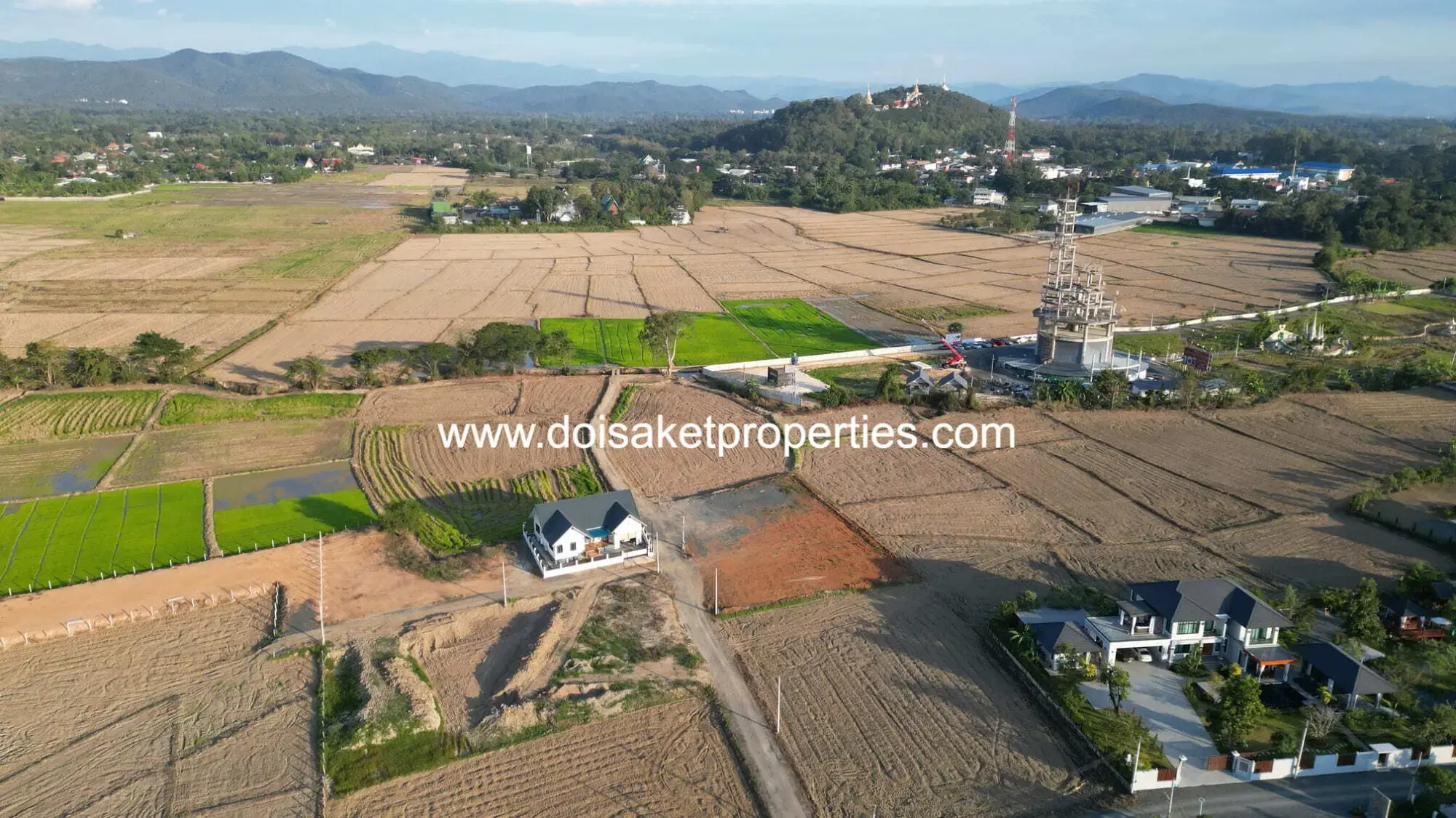 (LS398-01) Nice 1-Rai Plot of Land with Views for Sale in Luang Nuea, Doi Saket