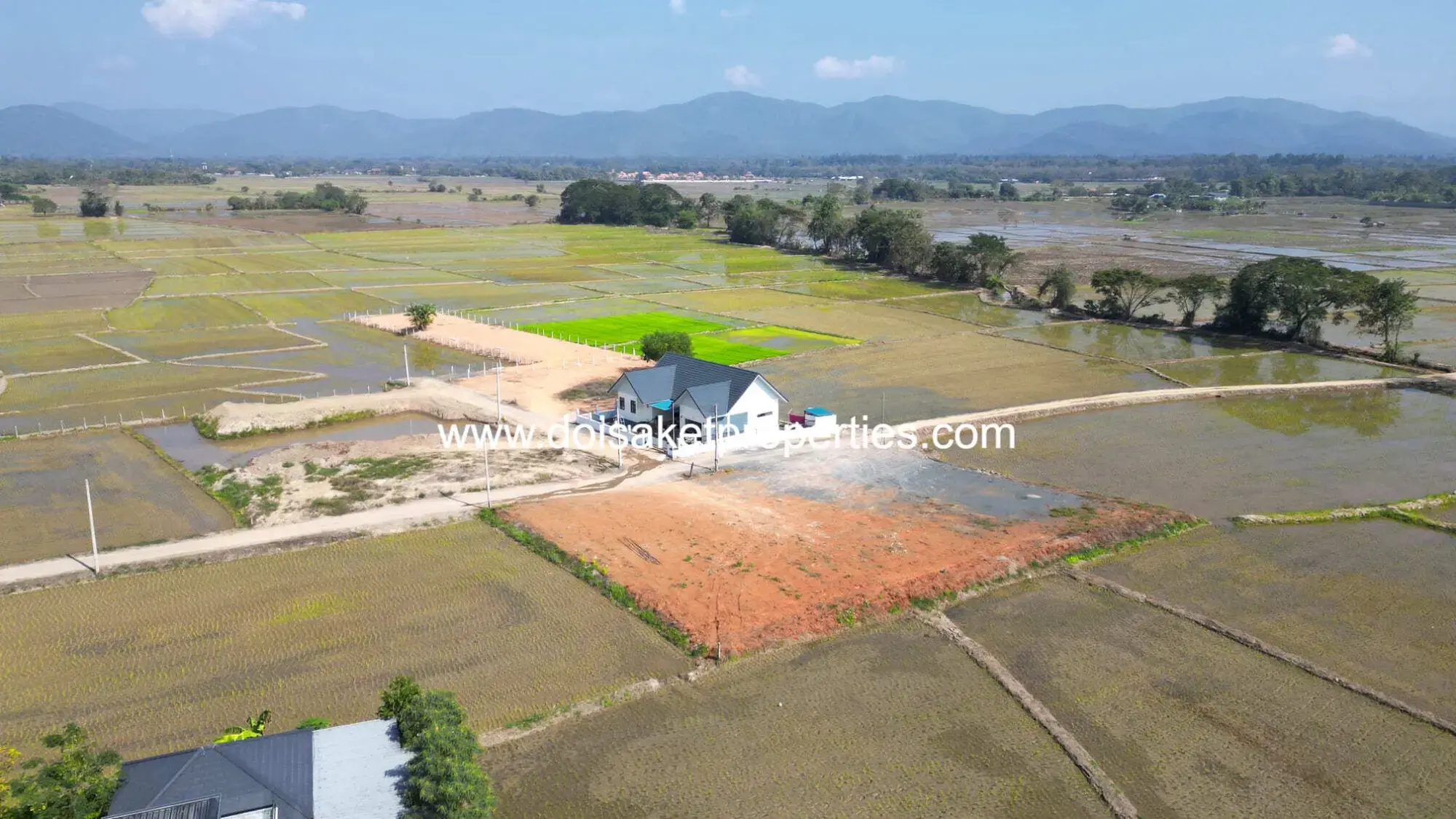 (LS398-01) Nice 1-Rai Plot of Land with Views for Sale in Luang Nuea, Doi Saket