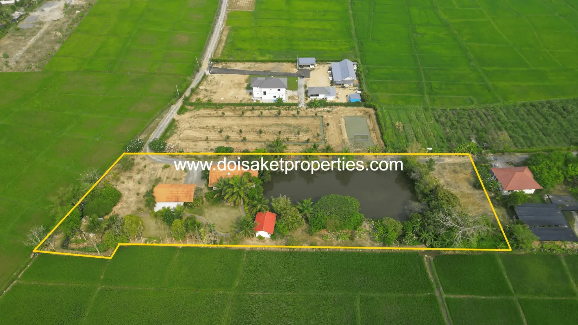 (LS406-04) Peaceful 4+ Rai Plot of Land with Homes and Mountain Views for Sale in Pa Pong, Doi Saket