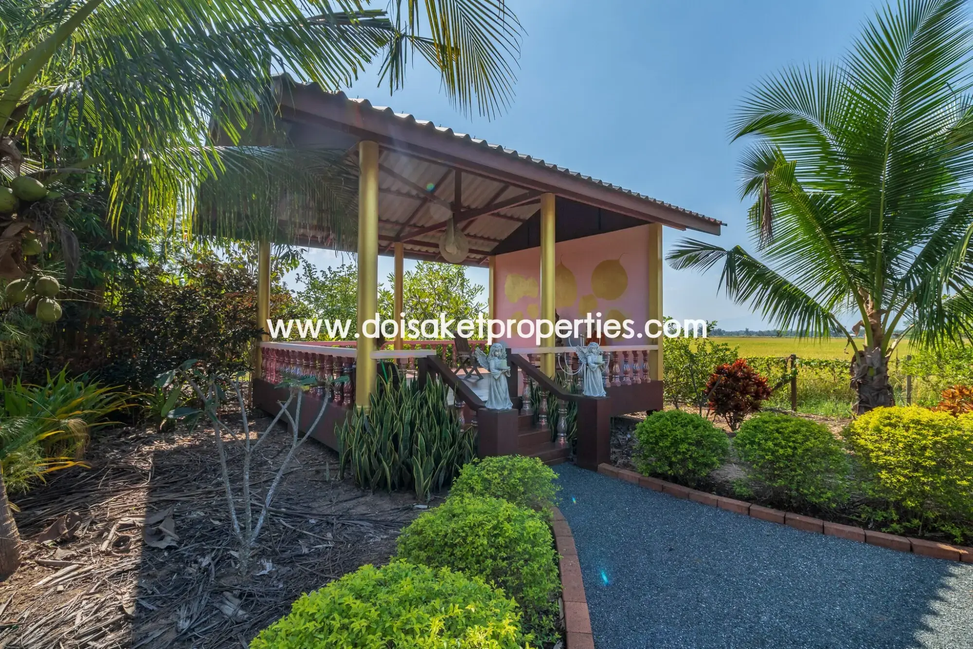(LS406-04) Peaceful 4+ Rai Plot of Land with Homes and Mountain Views for Sale in Pa Pong, Doi Saket